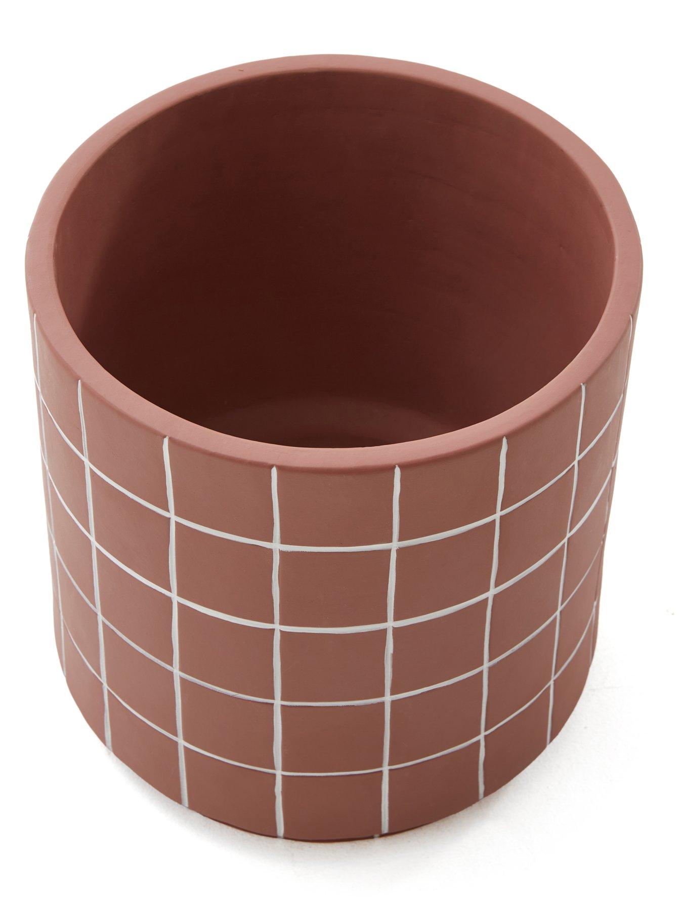  image of the-very-collection-tiled-grid-planter-27cm--rust