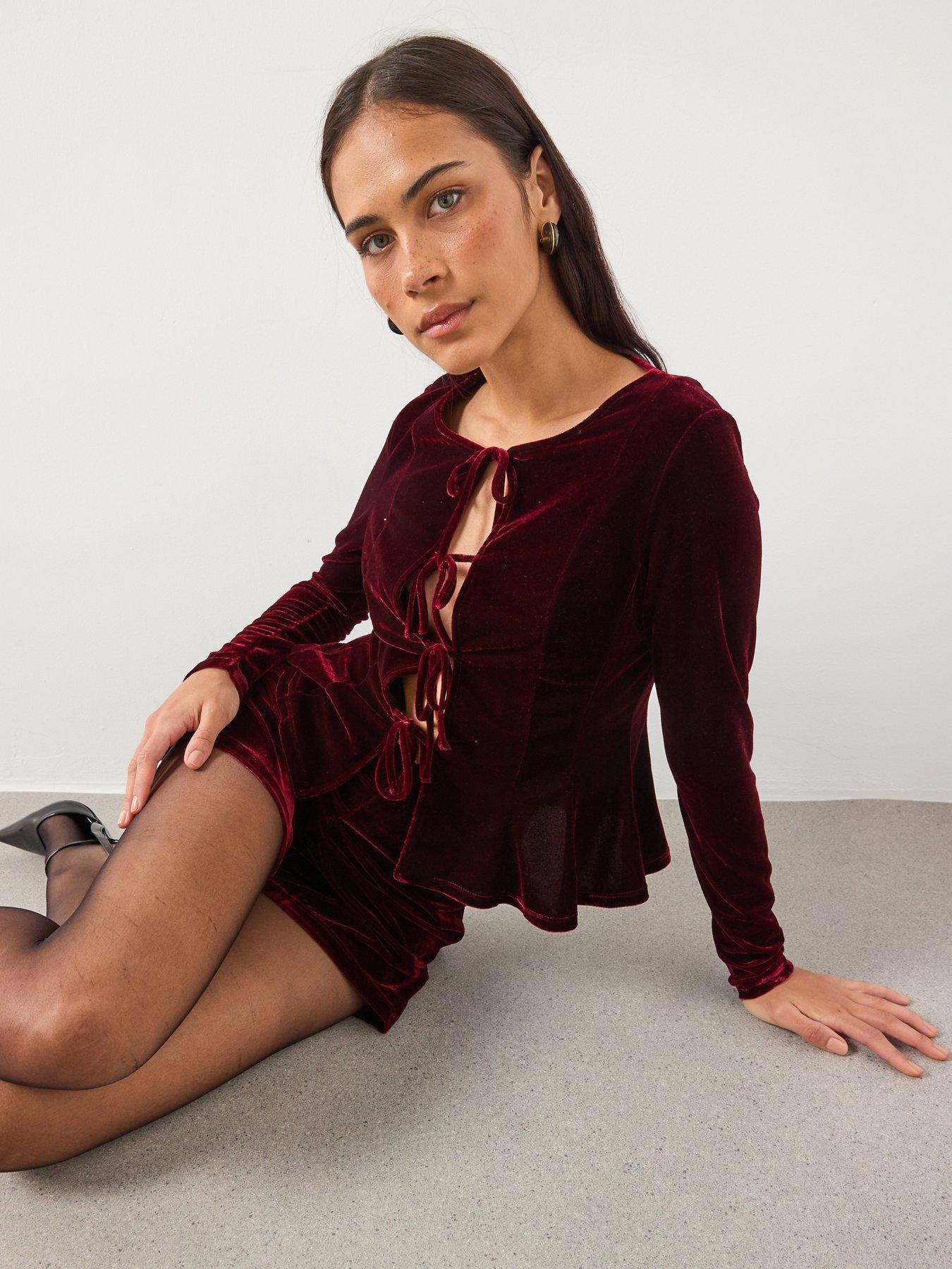 Image 6 of 6 of Mango Velvet Shorts&nbsp;- Red