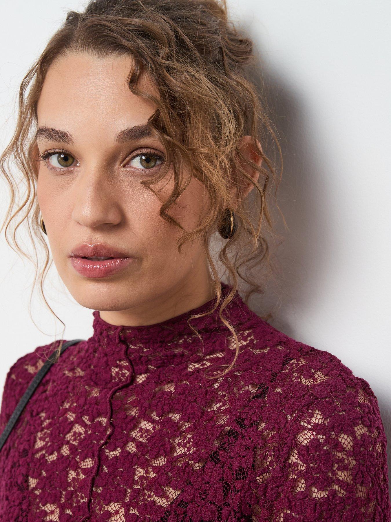  image of mango-lace-top-with-perkins-collar-red