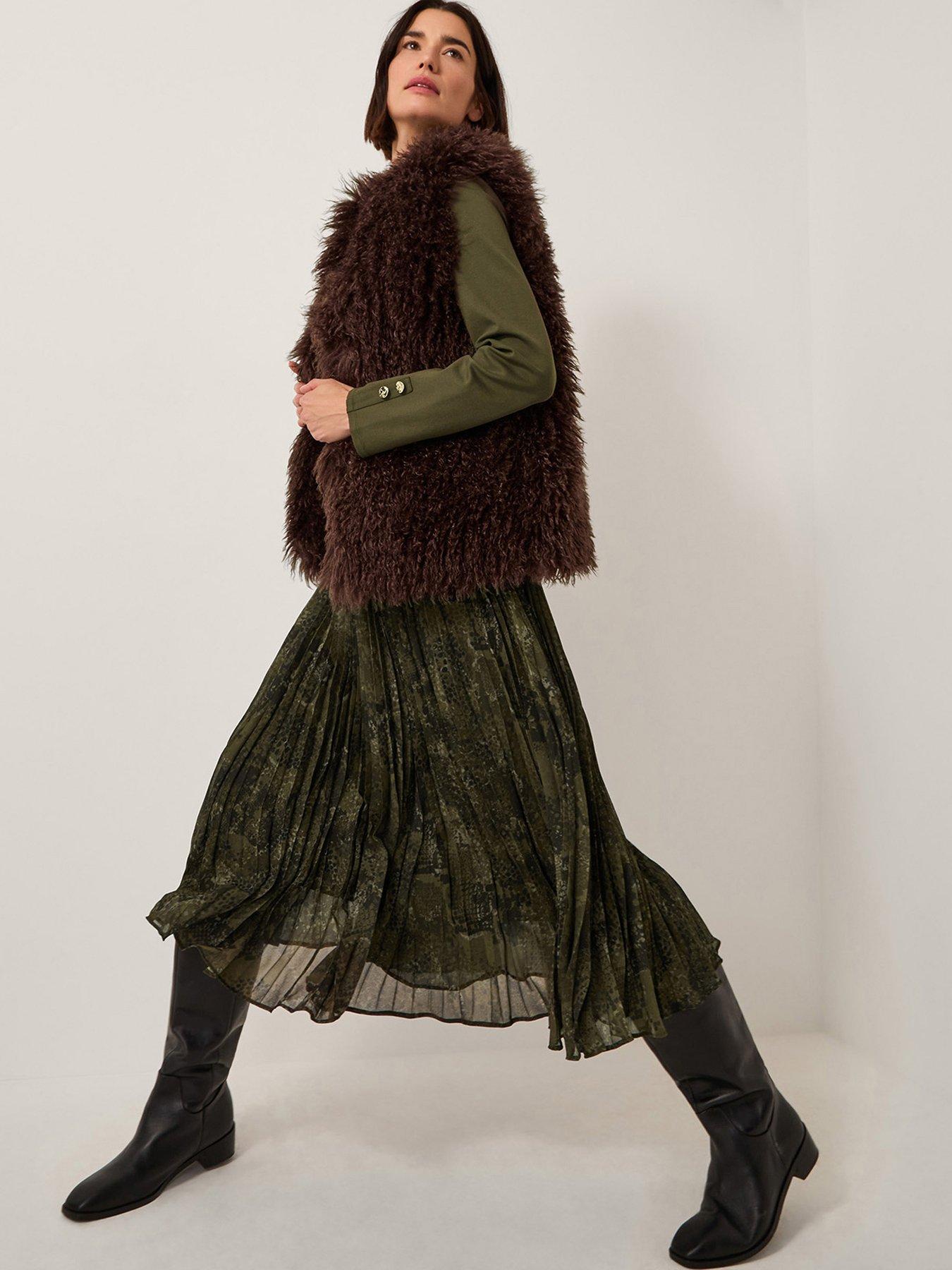 Image 4 of 5 of Monsoon Synthia Pleat Dress - Green