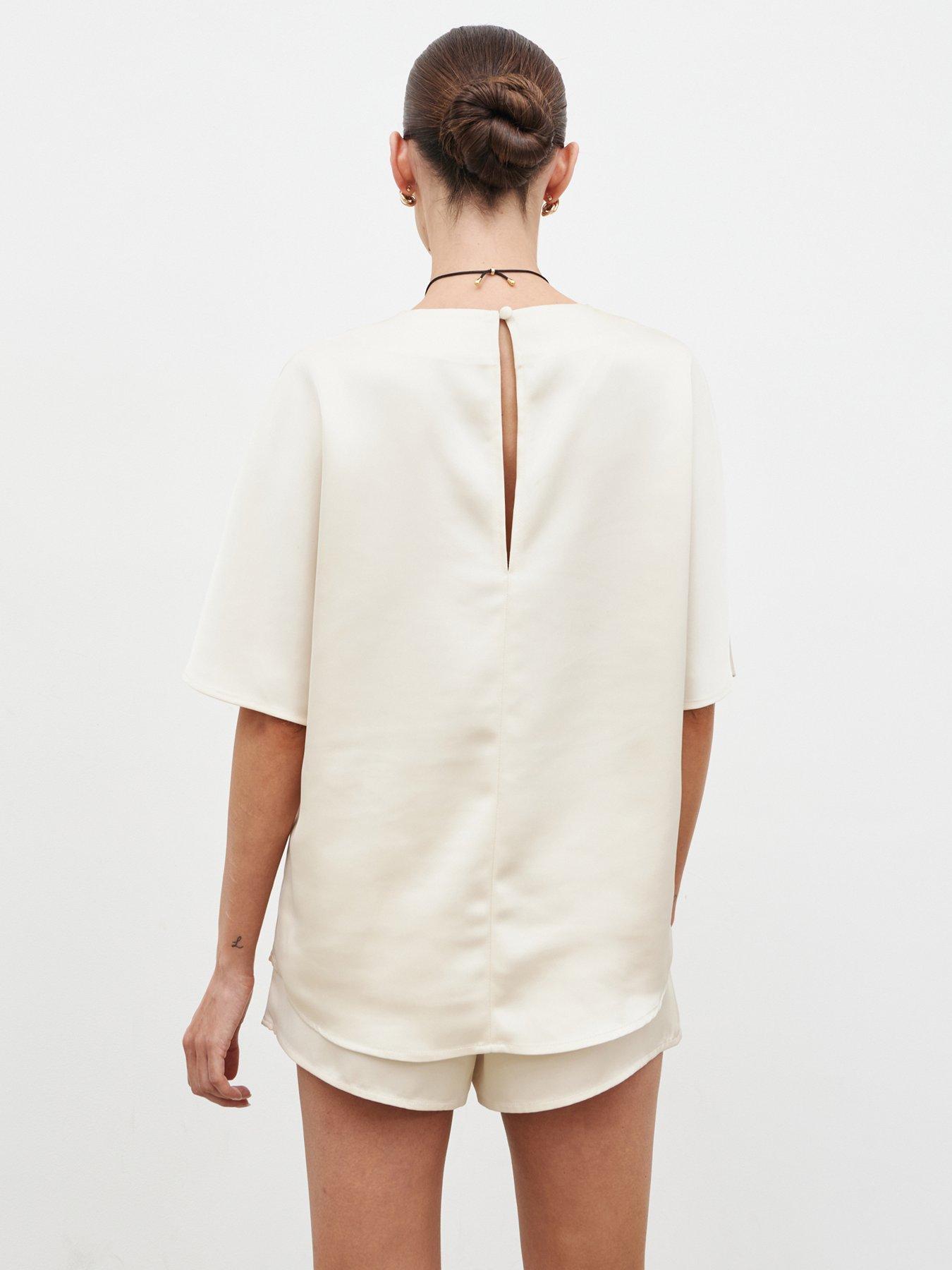Image 2 of 2 of Pretty Lavish Breya Satin Drawstring Shorts - Cream
