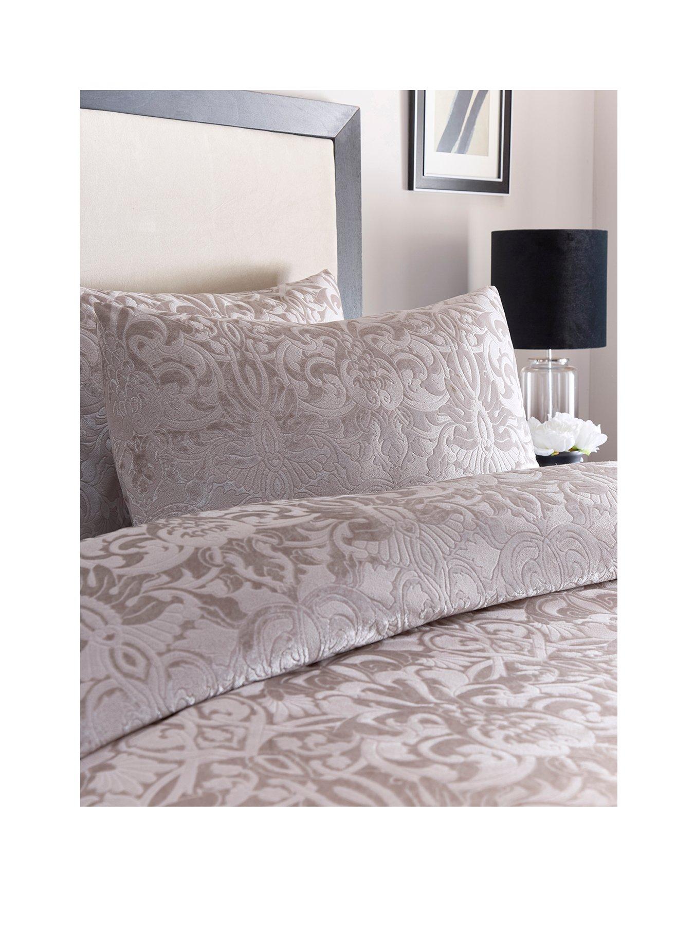  image of laurence-llewelyn-bowen-firenza-duvet-cover-set-in-linen