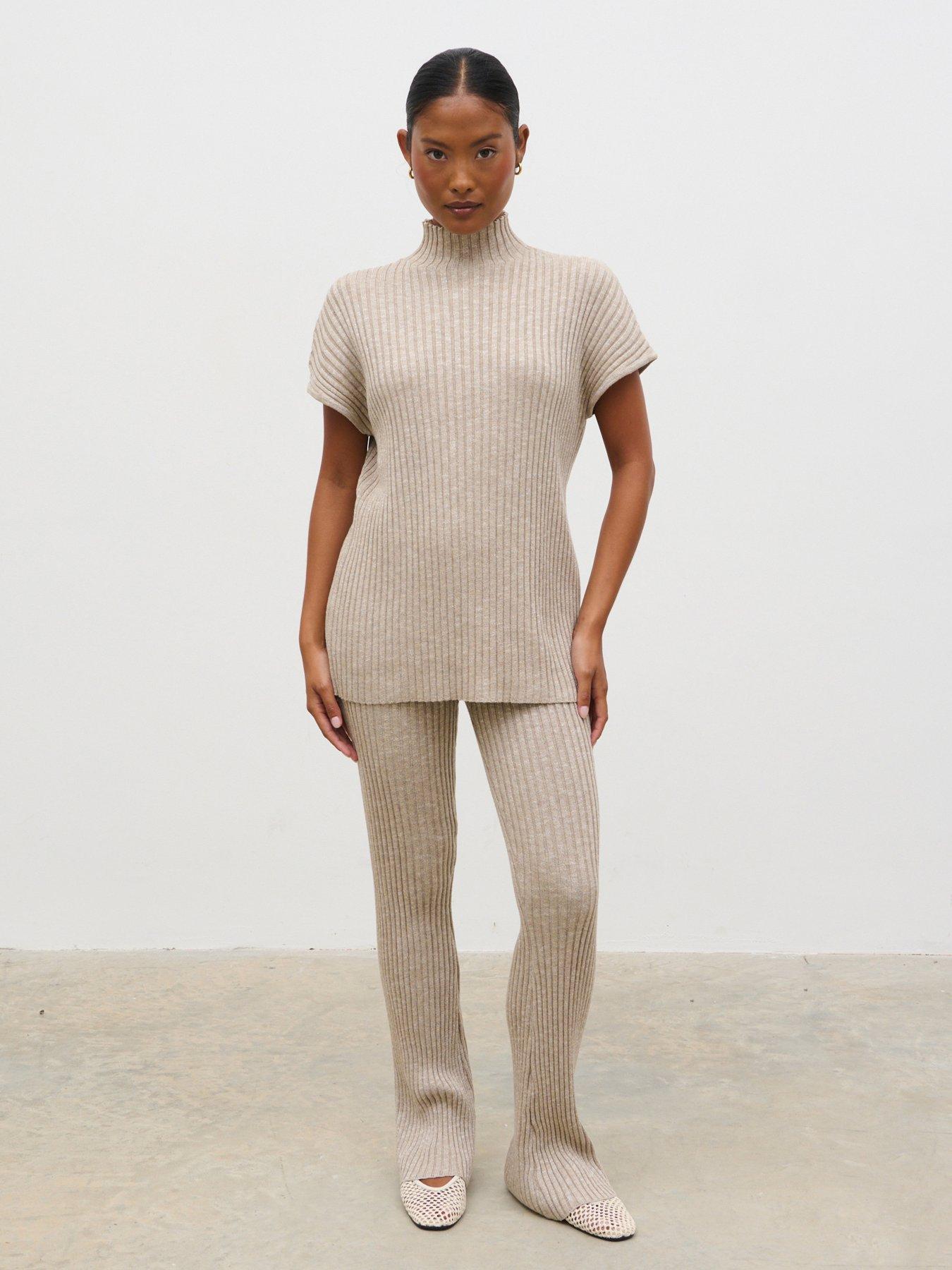 Image 2 of 5 of Pretty Lavish Dionne Short Sleeve Longline Knit Top - Brown
