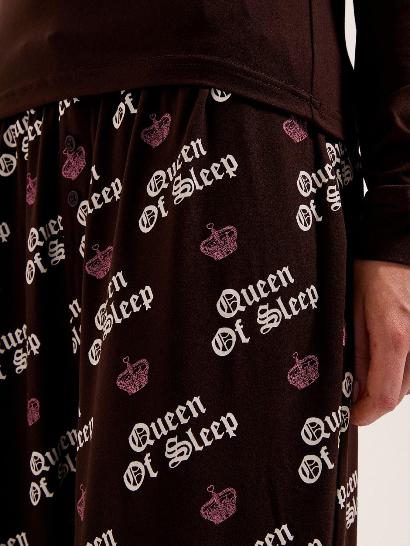  image of juicy-couture-queen-of-sleep-long-sleeve-pyjama-set-pink