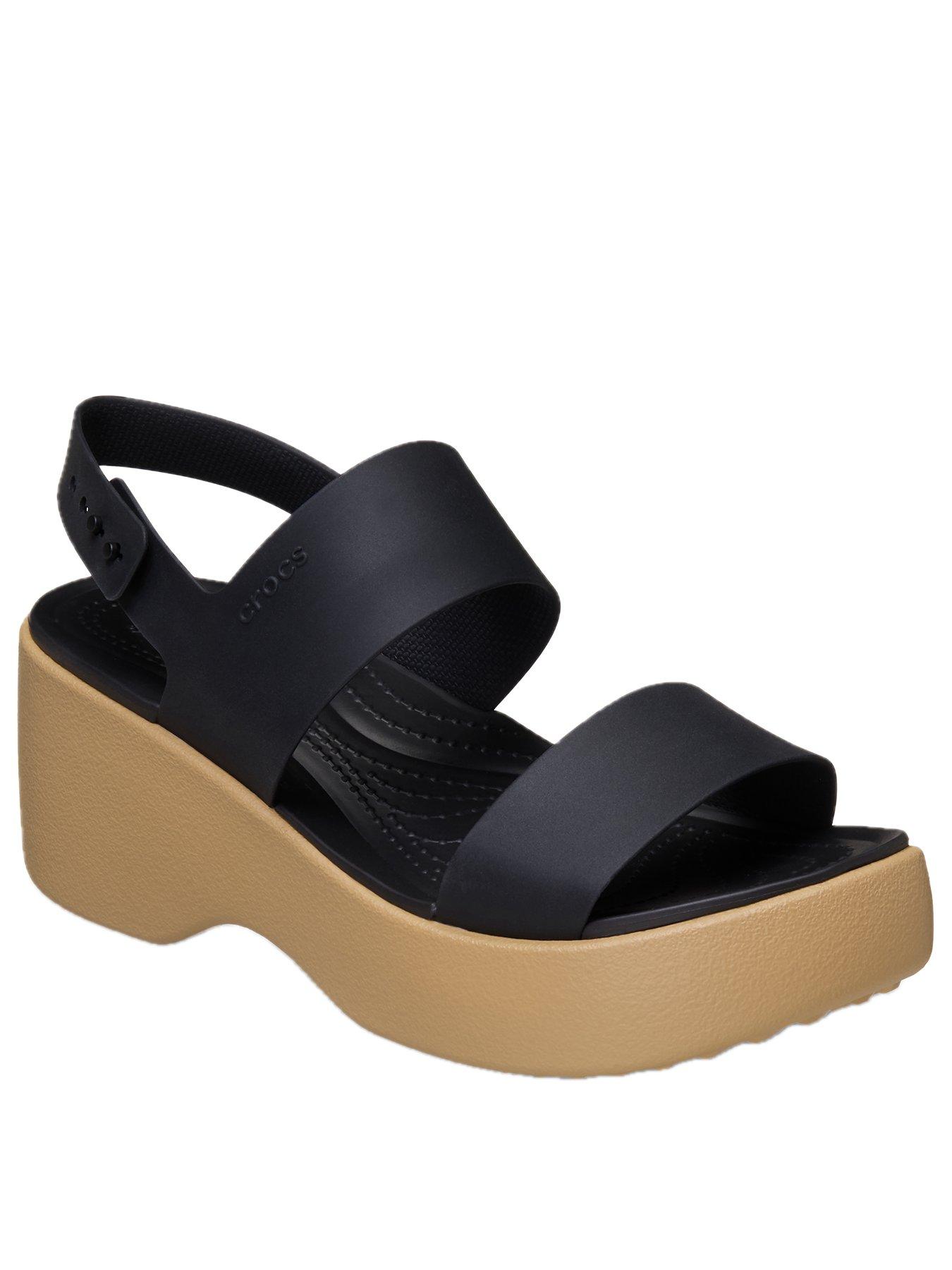  image of crocs-brooklyn-sky-sandal-cashewblack