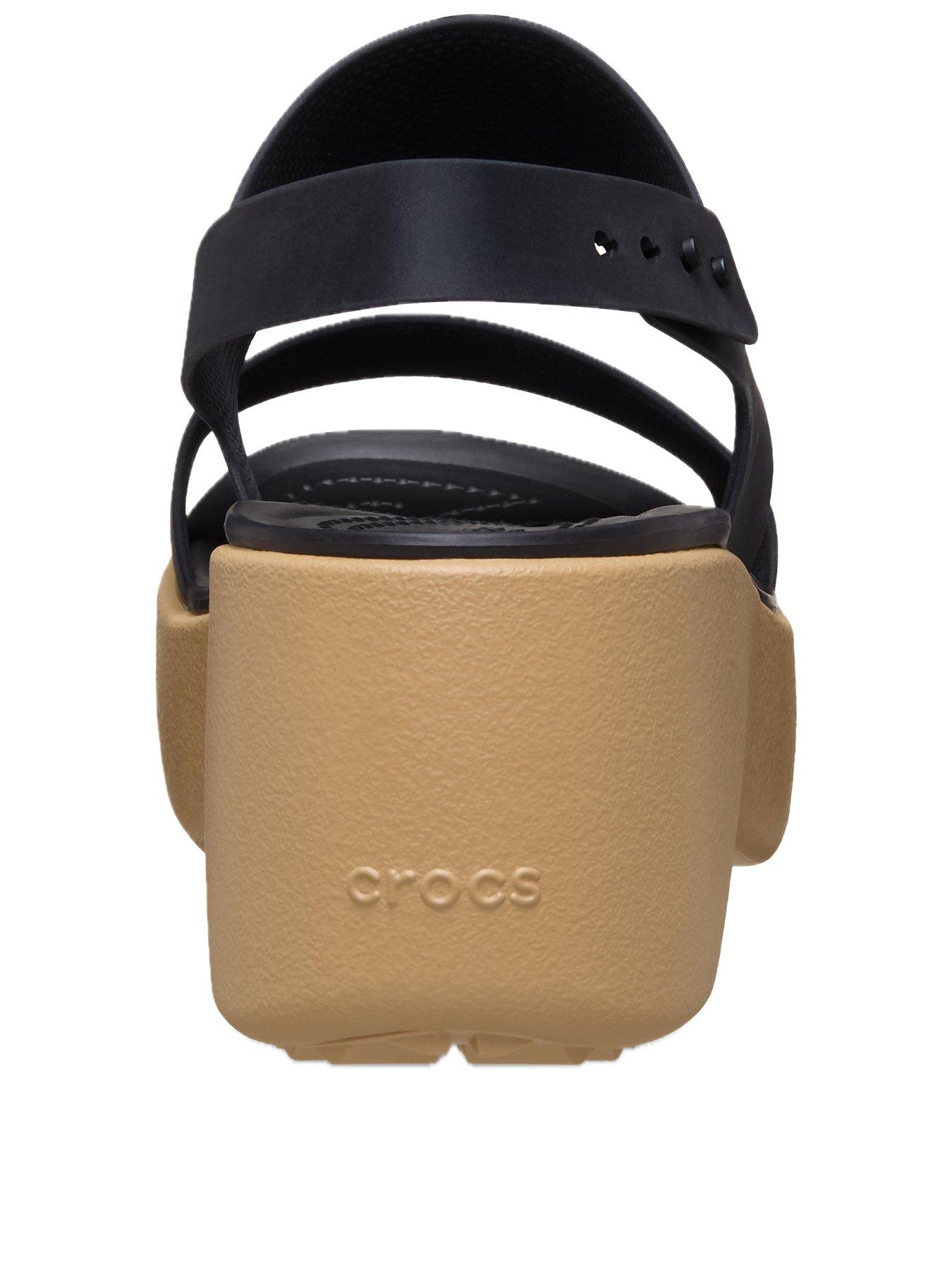  image of crocs-brooklyn-sky-sandal-cashewblack