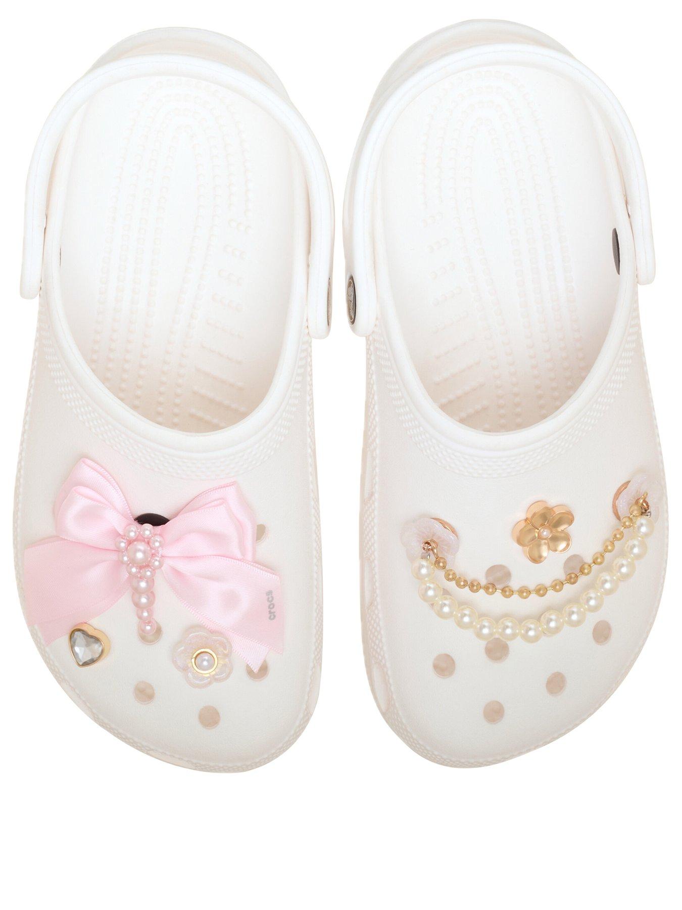 Image 2 of 5 of Crocs Gorgeous Pearls Jibbitz 5 Pack