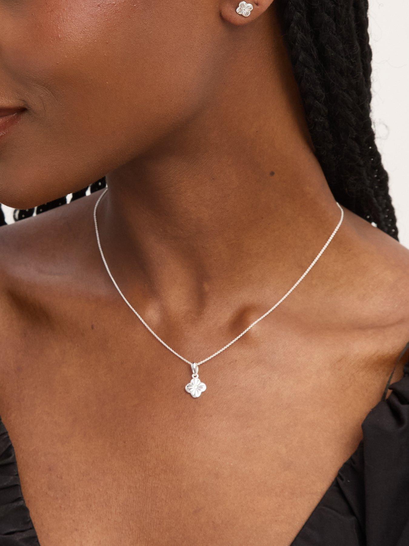  image of jon-richard-simply-silver-sterling-silver-925-polished-diamond-cut-clover-set-gift-box