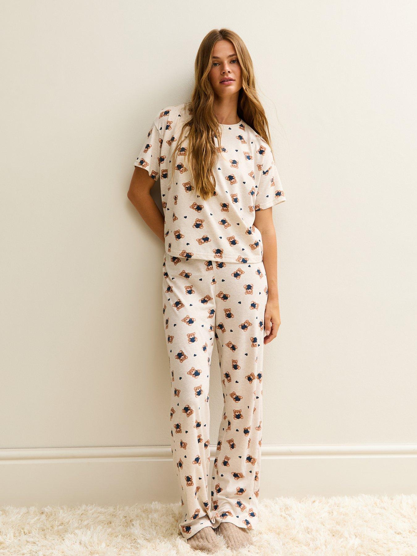 New Look Cream Teddy Pattern Short Sleeve Top And Trouser Pyjama Set