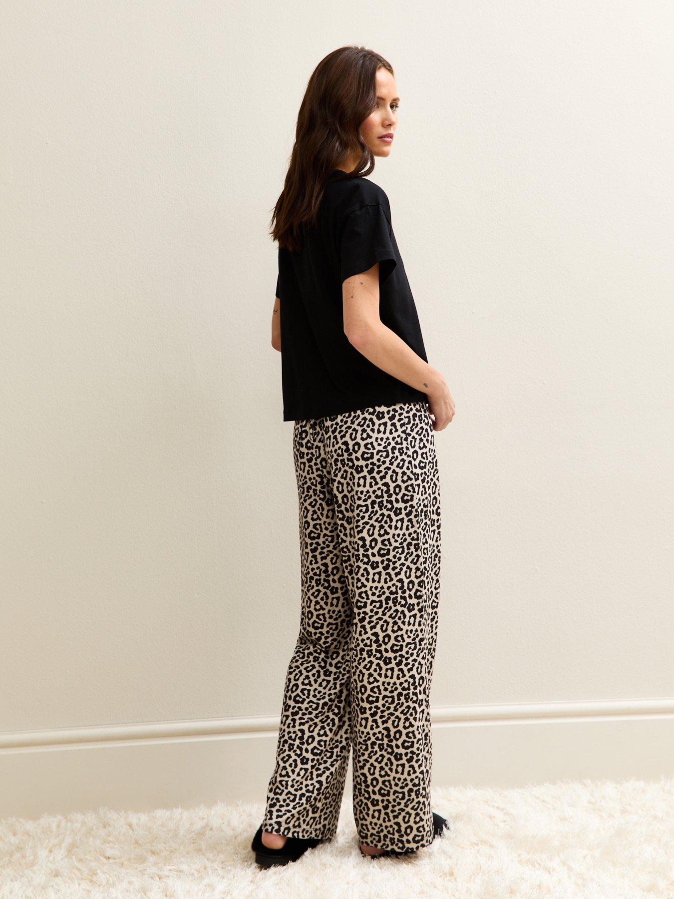 Image 2 of 5 of New Look Leopard Print Martini Glass Pyjama Set - Black