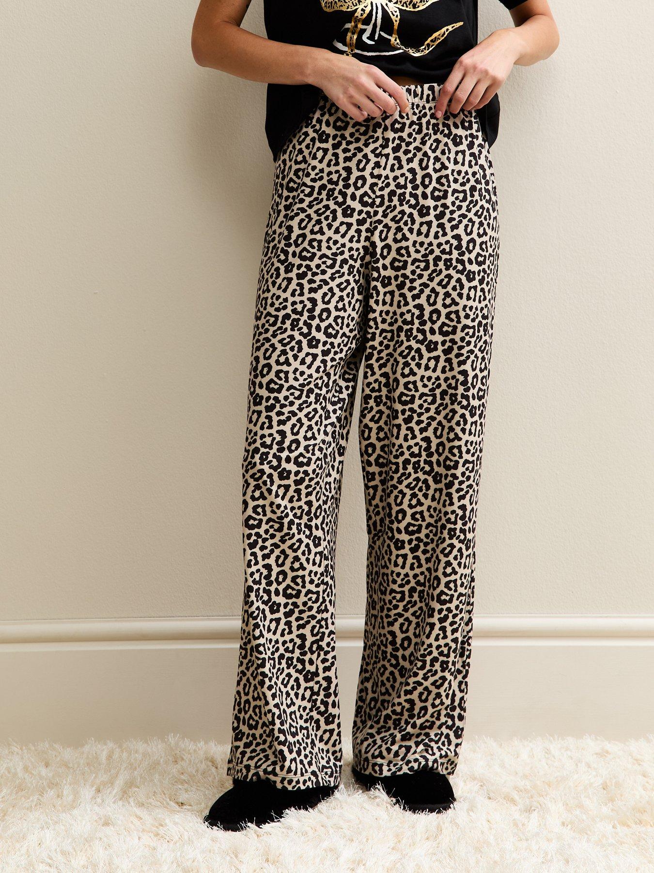 Image 4 of 5 of New Look Leopard Print Martini Glass Pyjama Set - Black