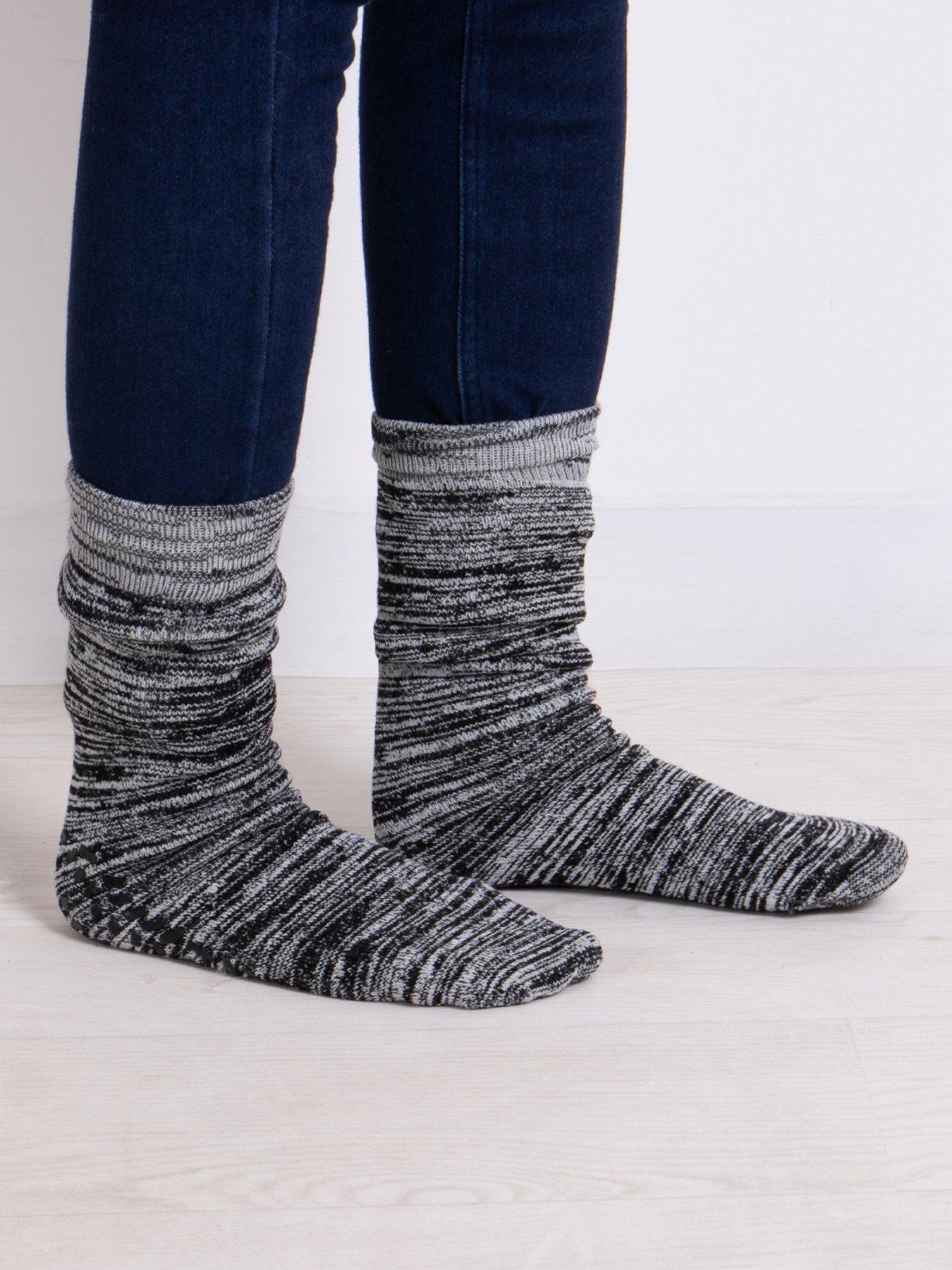  image of totes-toasties-mens-thermal-brushed-original-slipper-socks-black