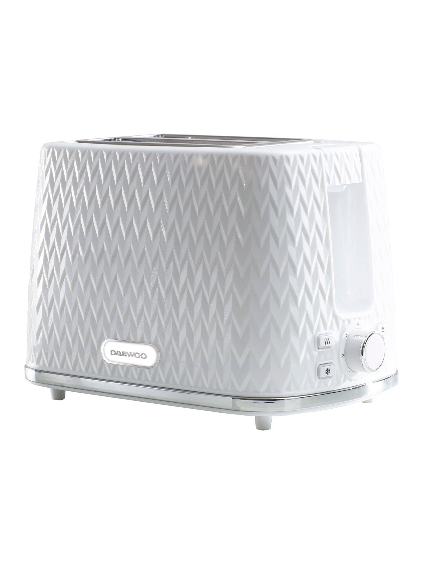 Image 5 of 6 of Daewoo Argyle Jug Kettle and 2 Slice Toaster- White