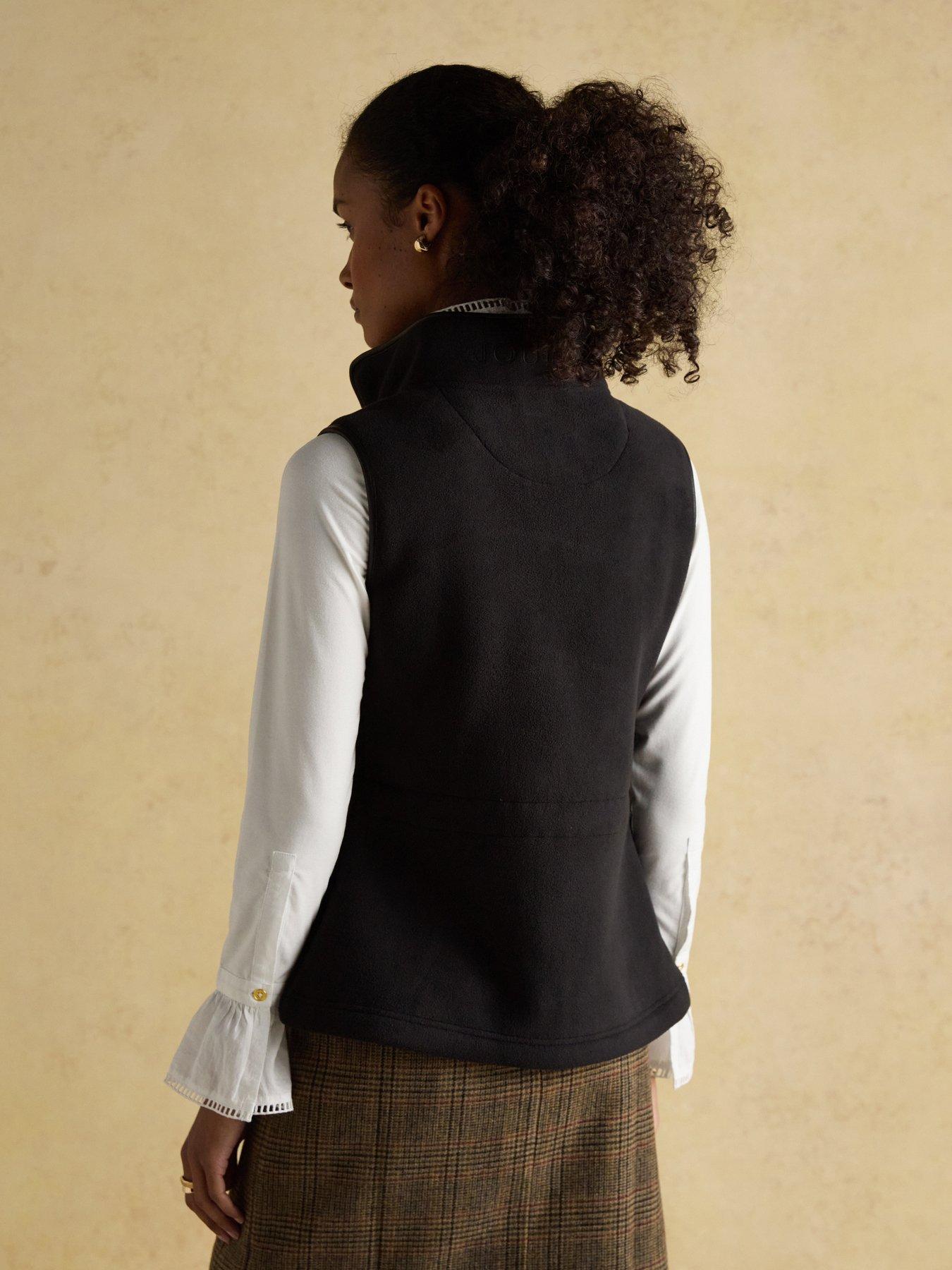 stillFront image of joules-heritage-gilet-black
