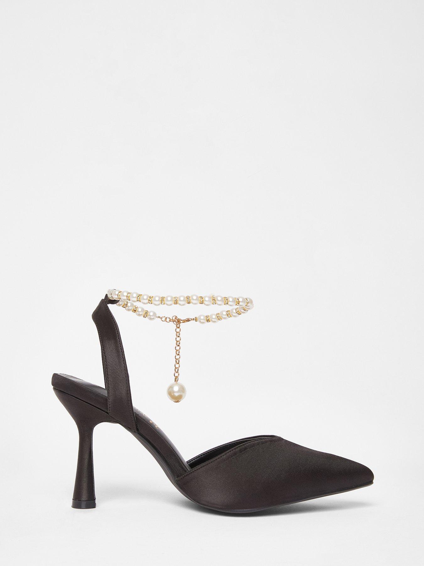 Image 5 of 5 of Quiz Wide Fit Black Pearl Strap Court Heels