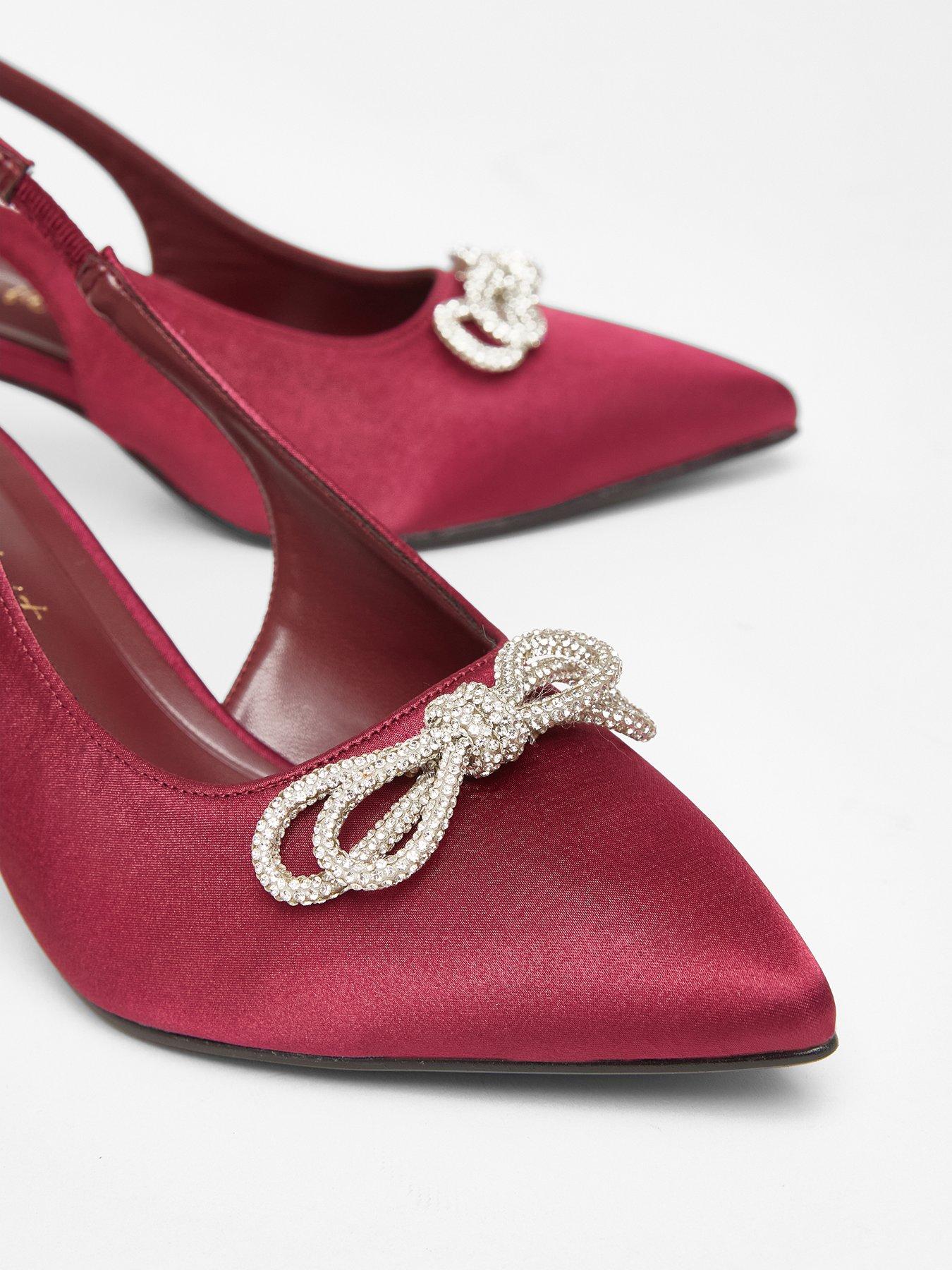  image of quiz-wide-fit-burgundy-diamante-bow-court-heels