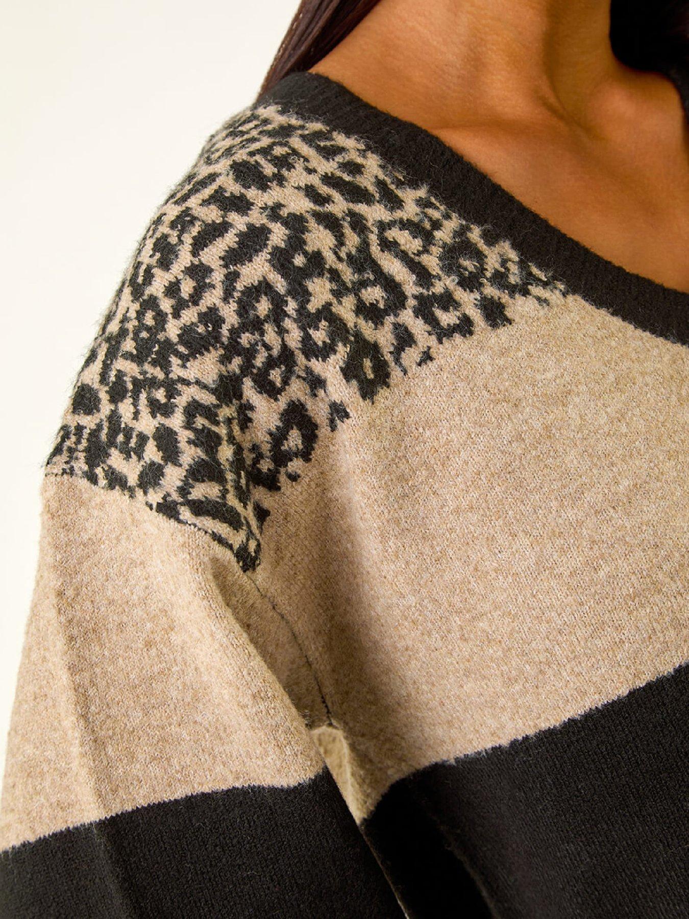 Image 5 of 5 of Roman Petite Animal Block V-neck Jumper