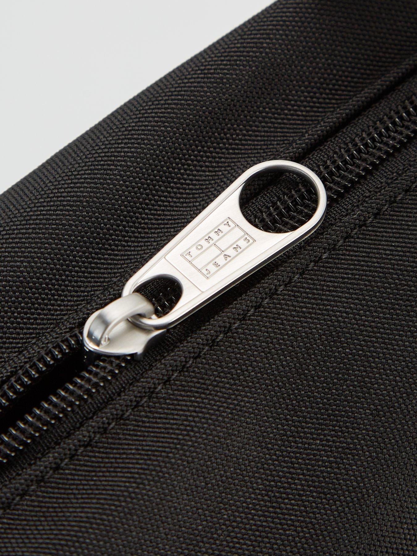  image of tommy-jeans-jean-essentials-tote-black