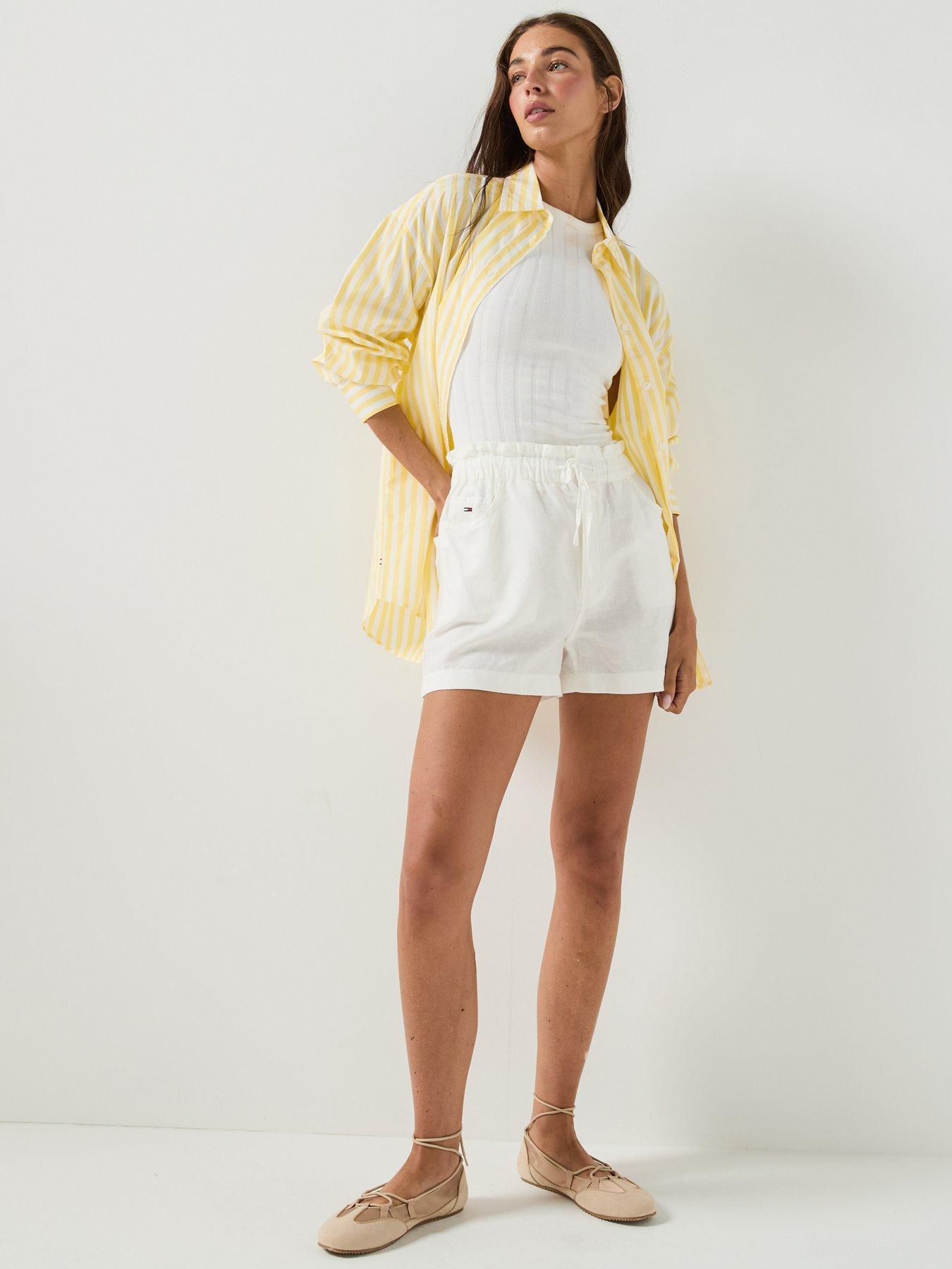 Image 2 of 4 of Tommy Jeans Essential Linen Shorts - White
