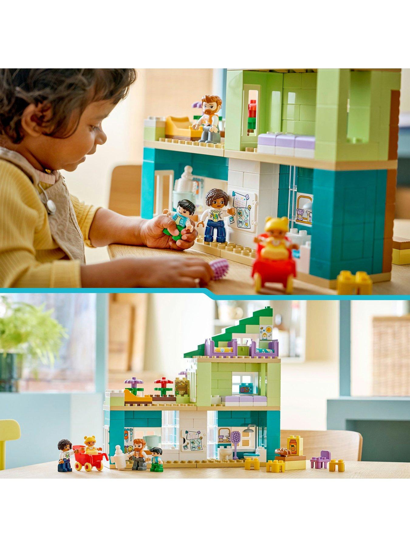 Image 5 of 8 of LEGO Duplo 3 in 1 Modern Family House with Figures 10470