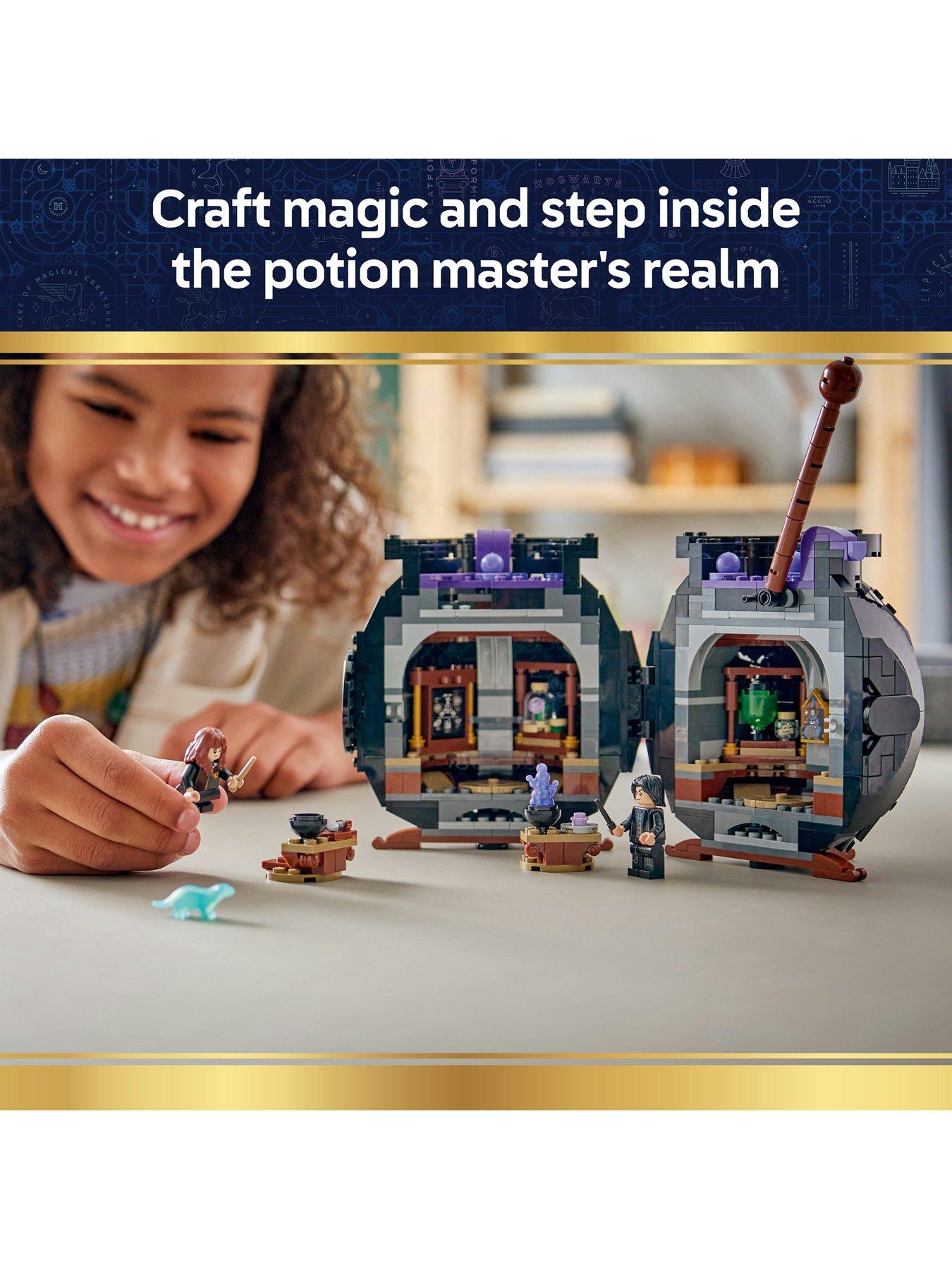 Image 2 of 8 of LEGO Harry Potter Cauldron: Secret Potions Classroom 76464