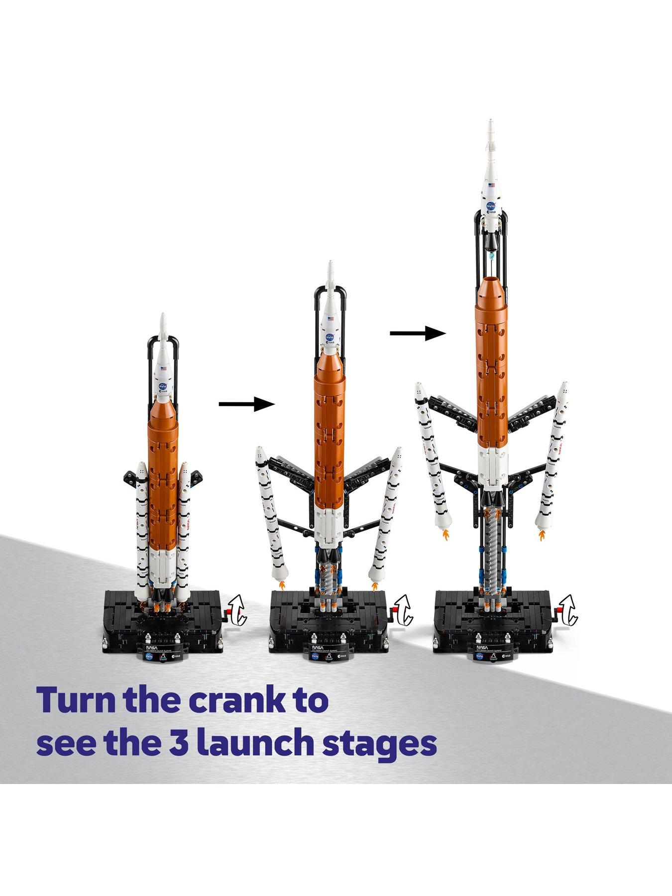 Image 3 of 8 of LEGO Technic NASA Artemis Space Launch System Rocket&nbsp;42221