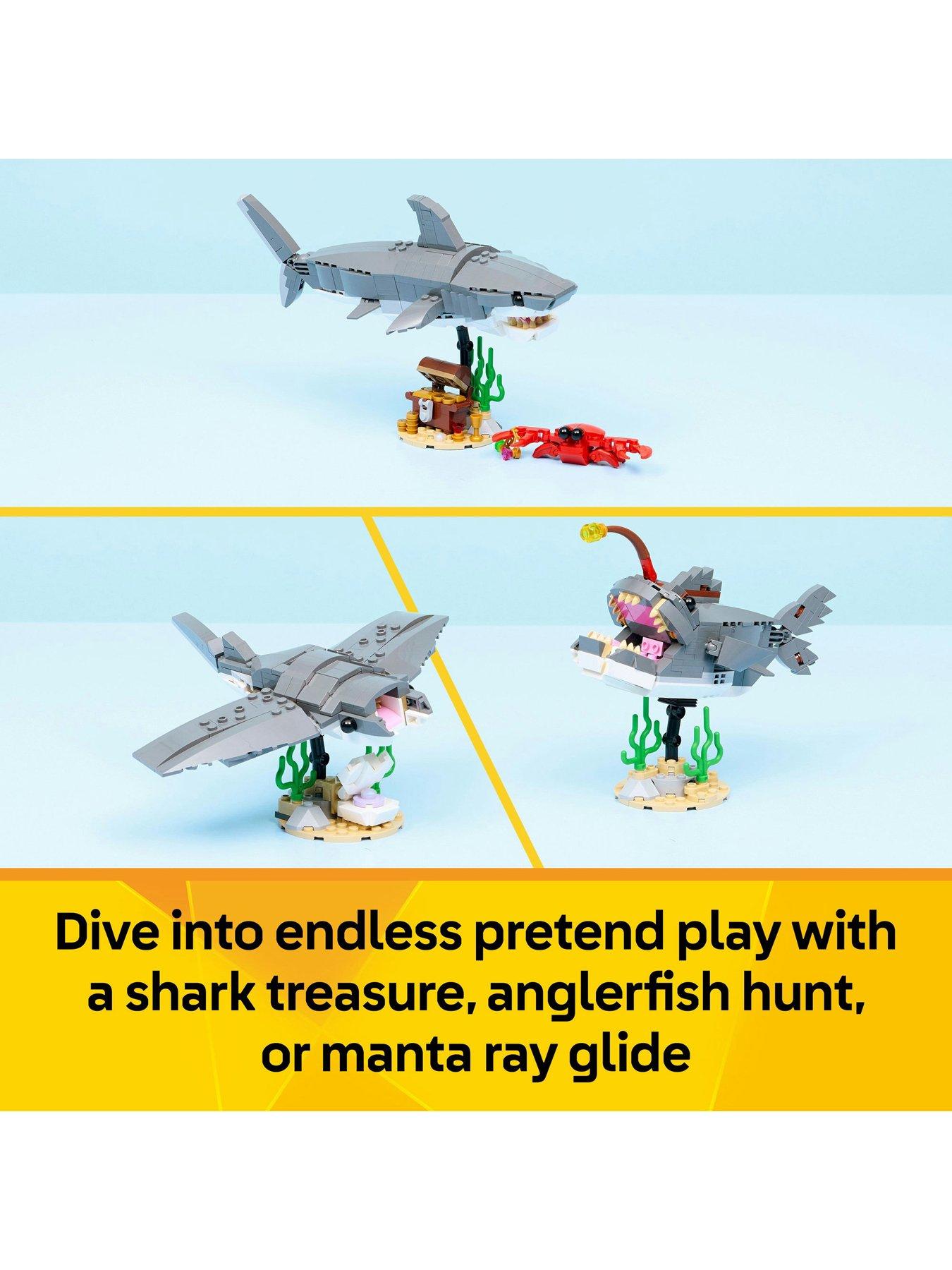 Image 3 of 8 of LEGO Creator 3in1 Fierce Shark with a Treasure Chest 31381