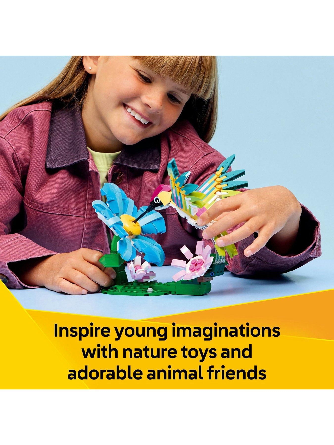 Image 6 of 8 of LEGO Creator 3-in-1 Wild Animals: Colourful Hummingbird (31384)