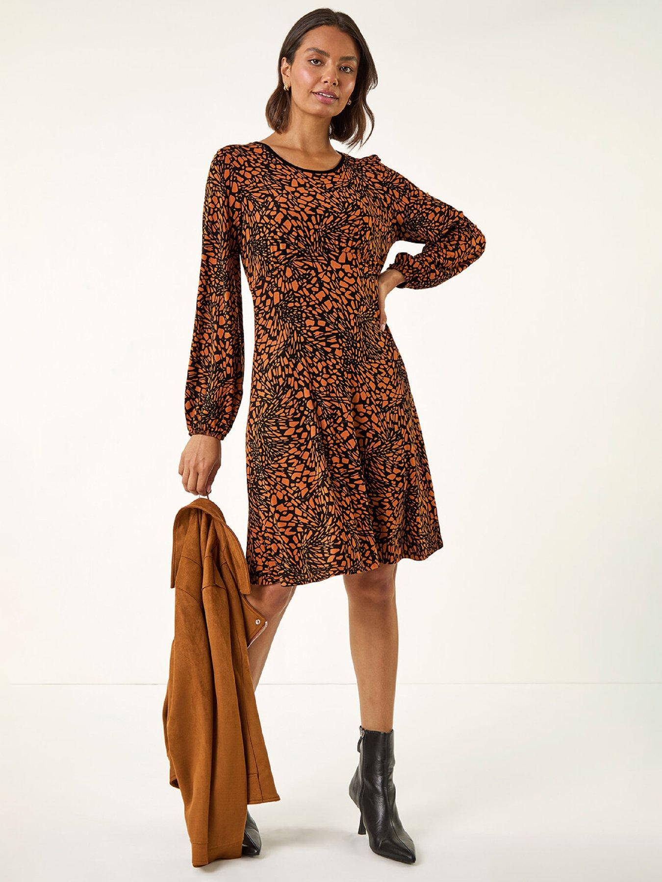 roman-abstract-print-gathered-stretch-dress-tan