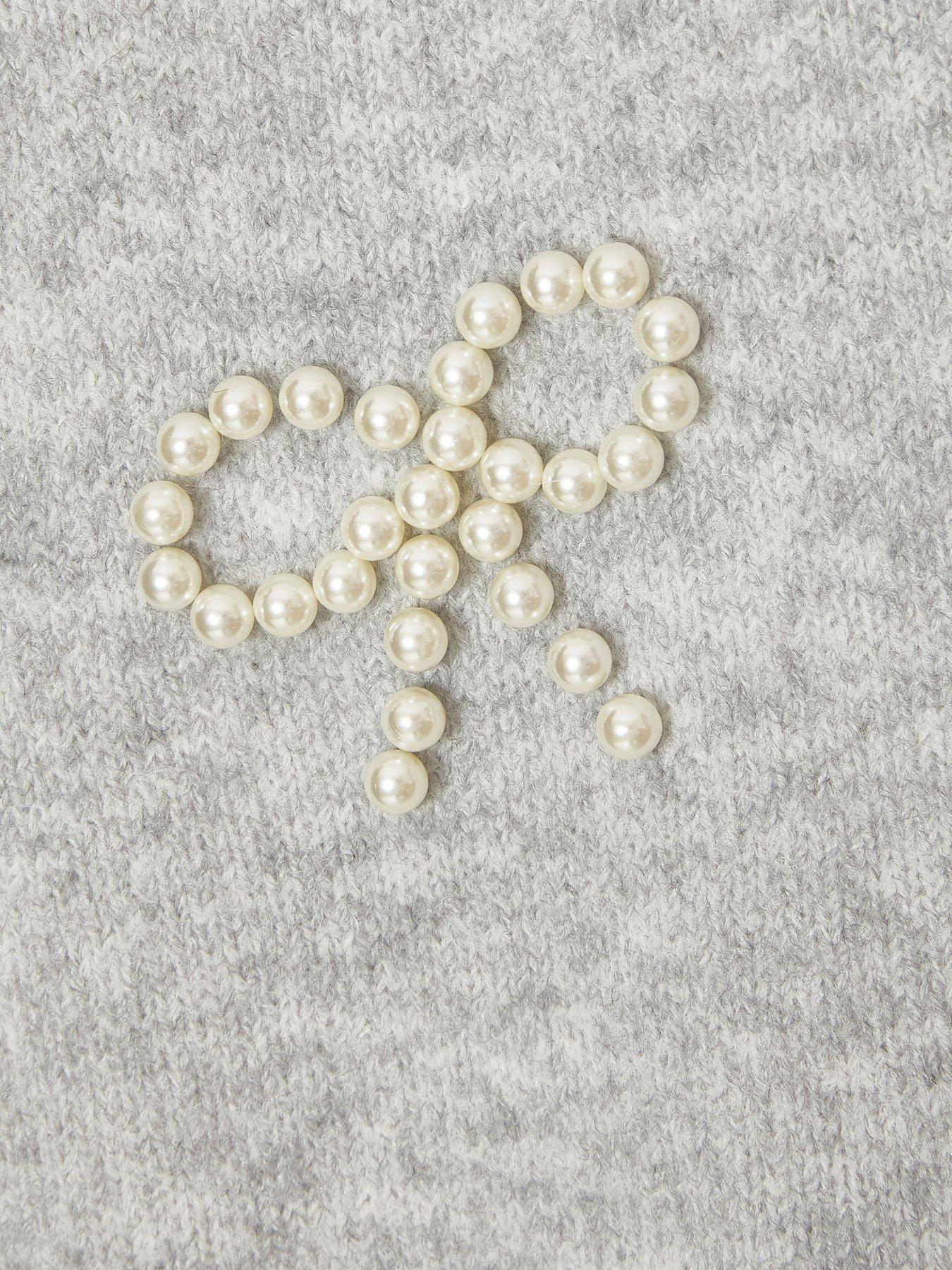 Image 6 of 6 of Quiz Grey Pearl Bow Jumper