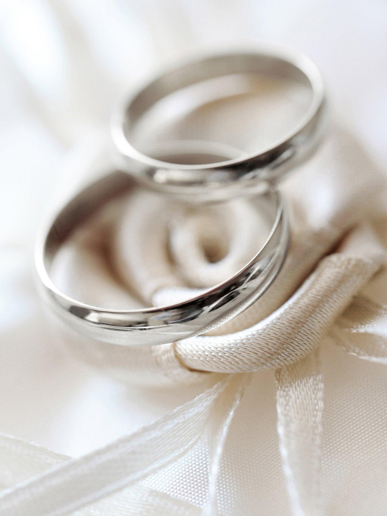 Image 4 of 5 of The Love Collection Classic 9ct White Gold D-Shape Wedding Band Ring - 4mm