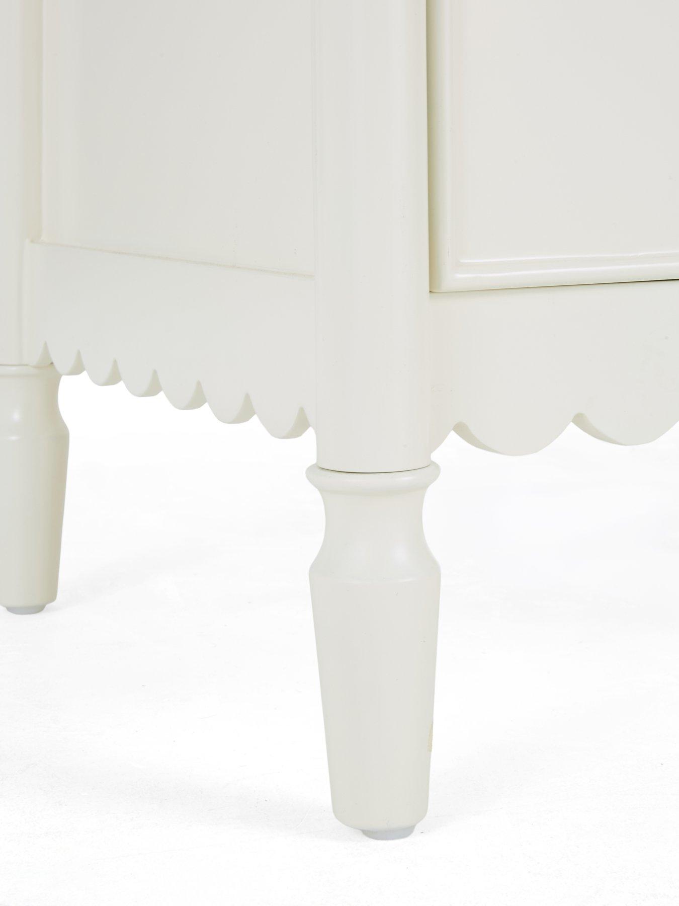 Image 4 of 6 of The Very Collection New Scallop 3 Drawer Chest&nbsp;- FSC&reg; Certified