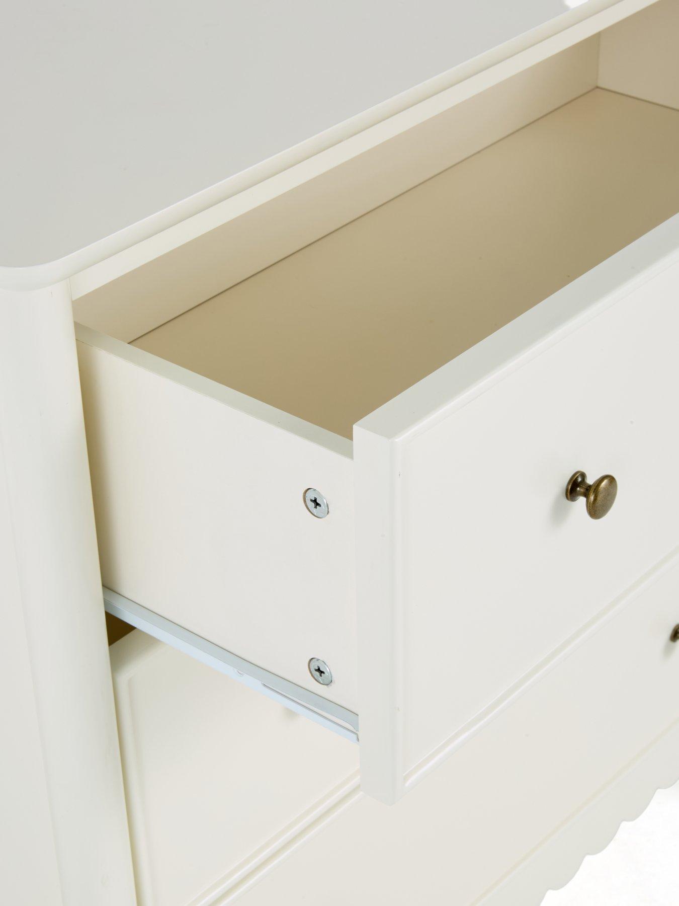 Image 6 of 6 of The Very Collection New Scallop 3 Drawer Chest&nbsp;- FSC&reg; Certified
