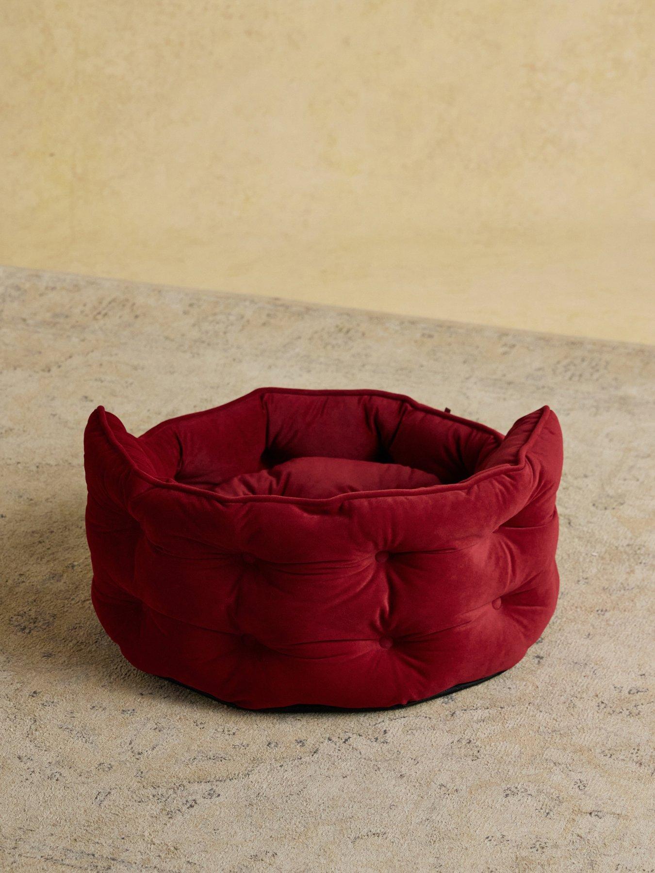 Image 5 of 6 of Joules Chesterfield Pet Bed -&nbsp;Burgundy