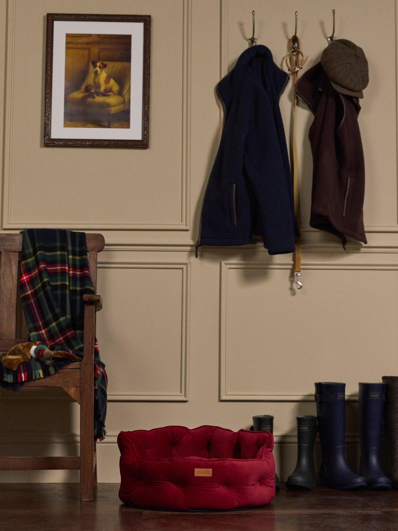 Image 6 of 6 of Joules Chesterfield Pet Bed -&nbsp;Burgundy