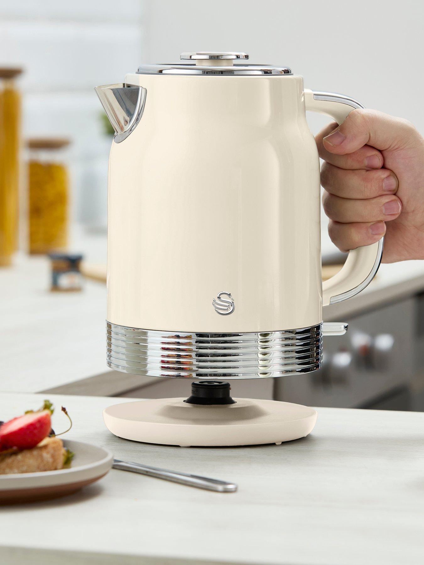 Image 3 of 7 of Swan Retro Revive 2 Slice Toaster &amp; Kettle Bundle -&nbsp;Cream