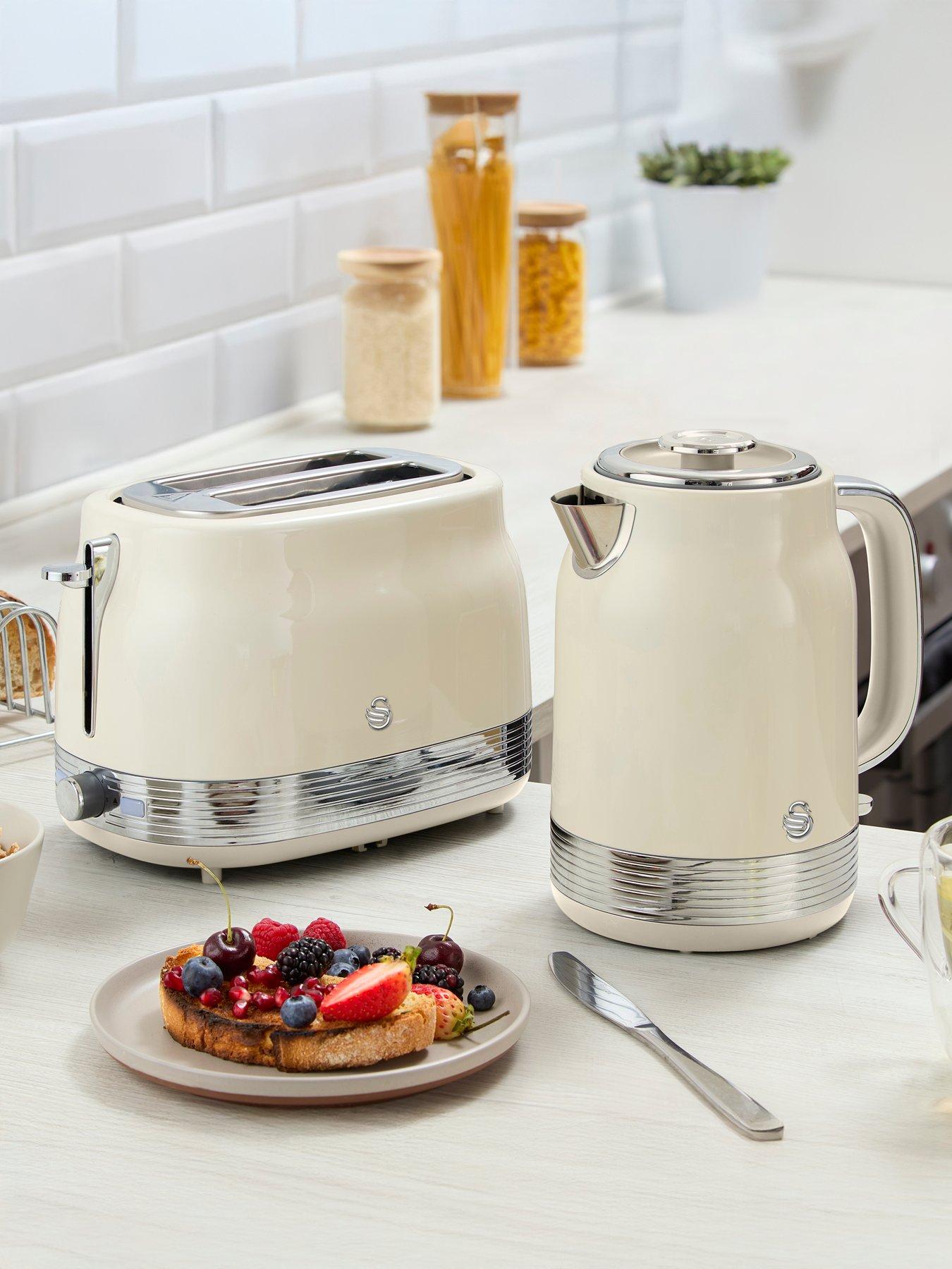 Image 7 of 7 of Swan Retro Revive 2 Slice Toaster &amp; Kettle Bundle -&nbsp;Cream