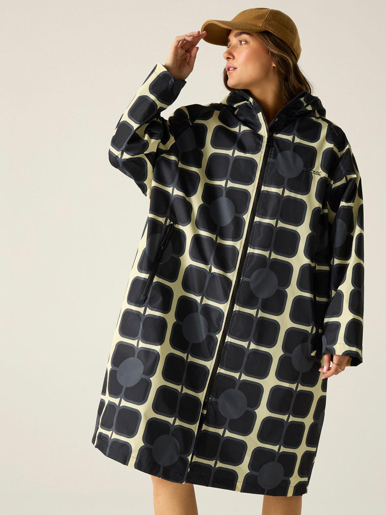 Image 5 of 7 of Regatta Womens Orla Keily Changing Robe - Black