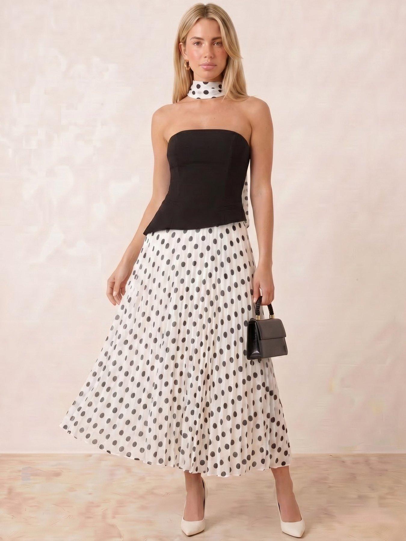Style Cheat Bandeau Pleat Dress - Black