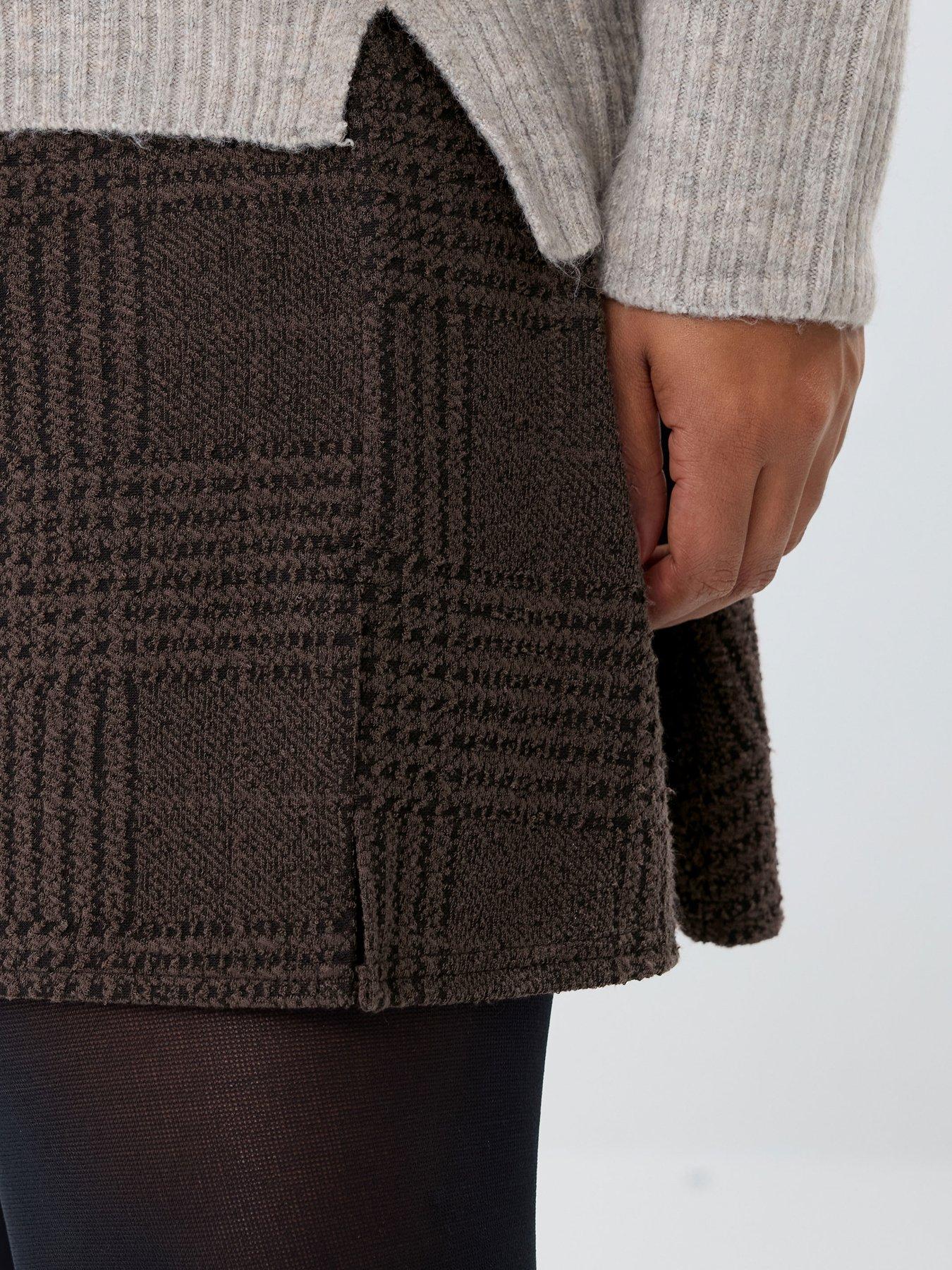 Image 4 of 5 of Yours Curve Check Mini Skirt - Brown