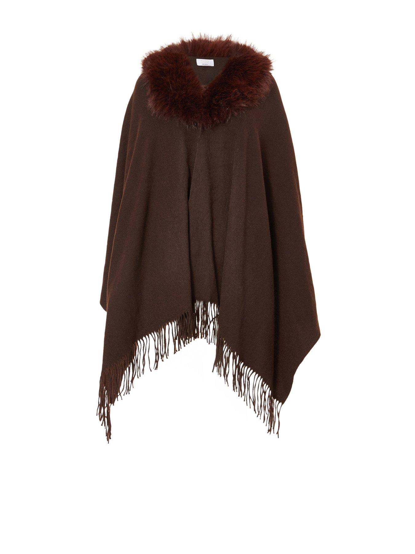  image of quiz-brown-long-knit-tassel-cape