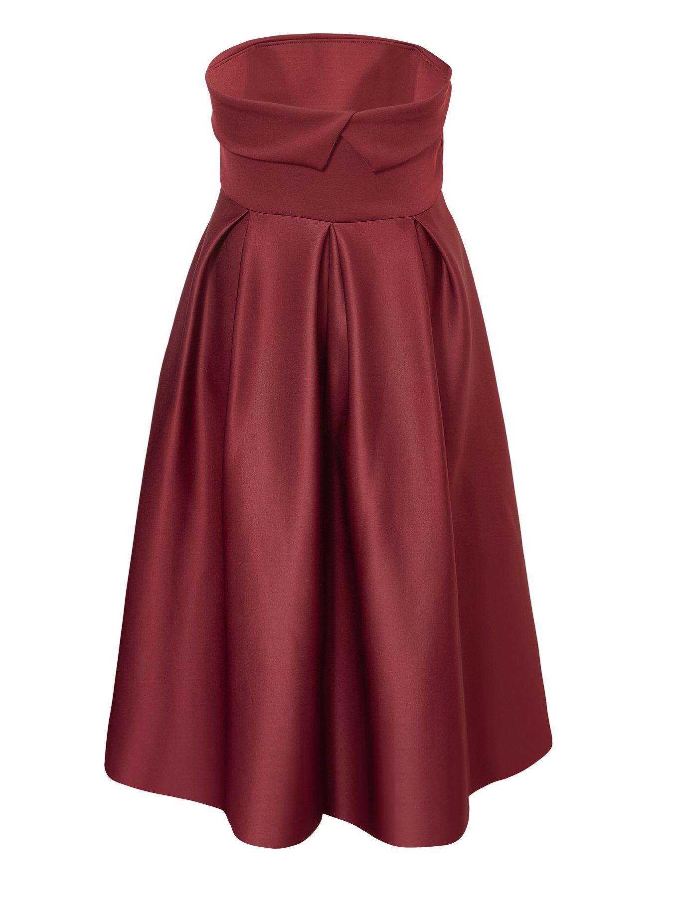 Image 4 of 6 of Quiz Curve Burgundy Bandeau Skater Dress