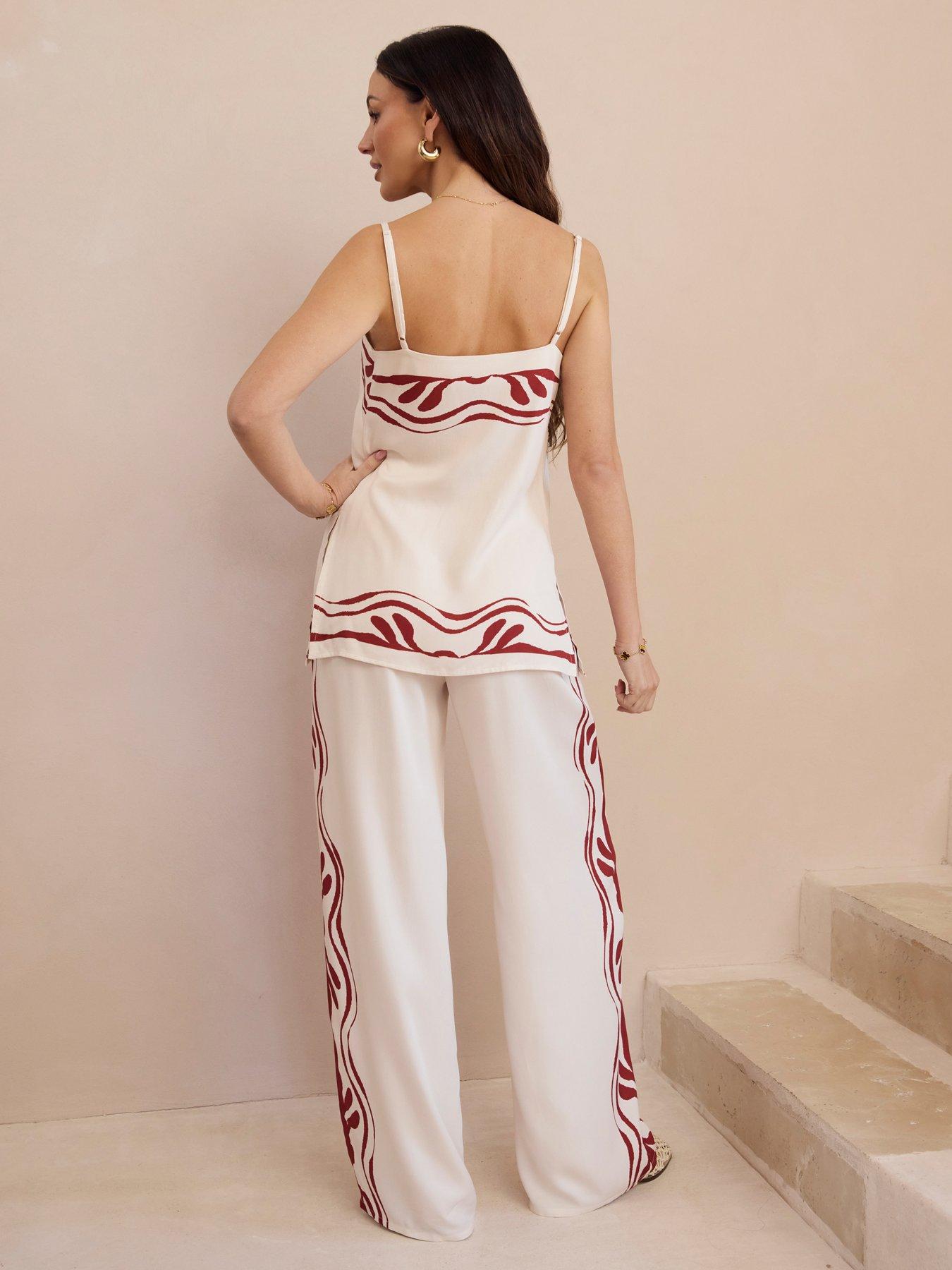 Image 2 of 5 of Michelle Keegan Printed Co Ord&nbsp;Longline Cami Top - White