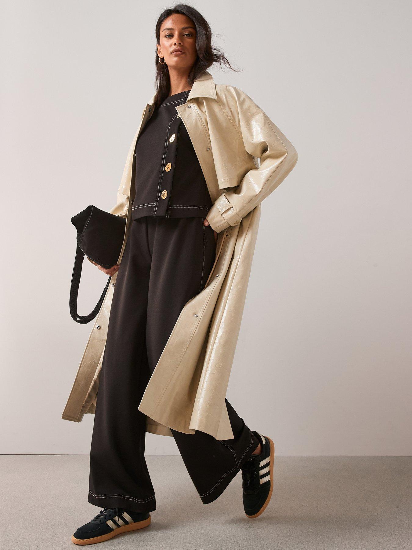  image of the-very-collection-contrast-stitch-button-up-top-black