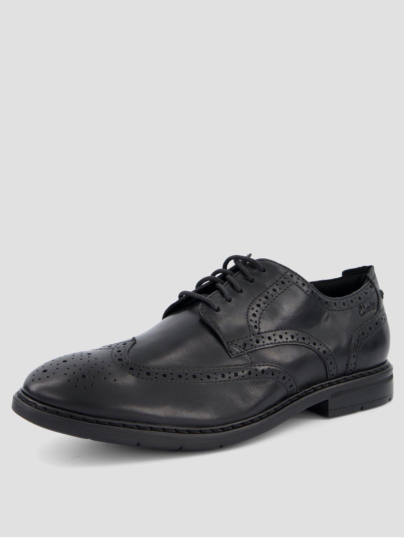 stillFront image of clarks-banbury-tip-black-leather