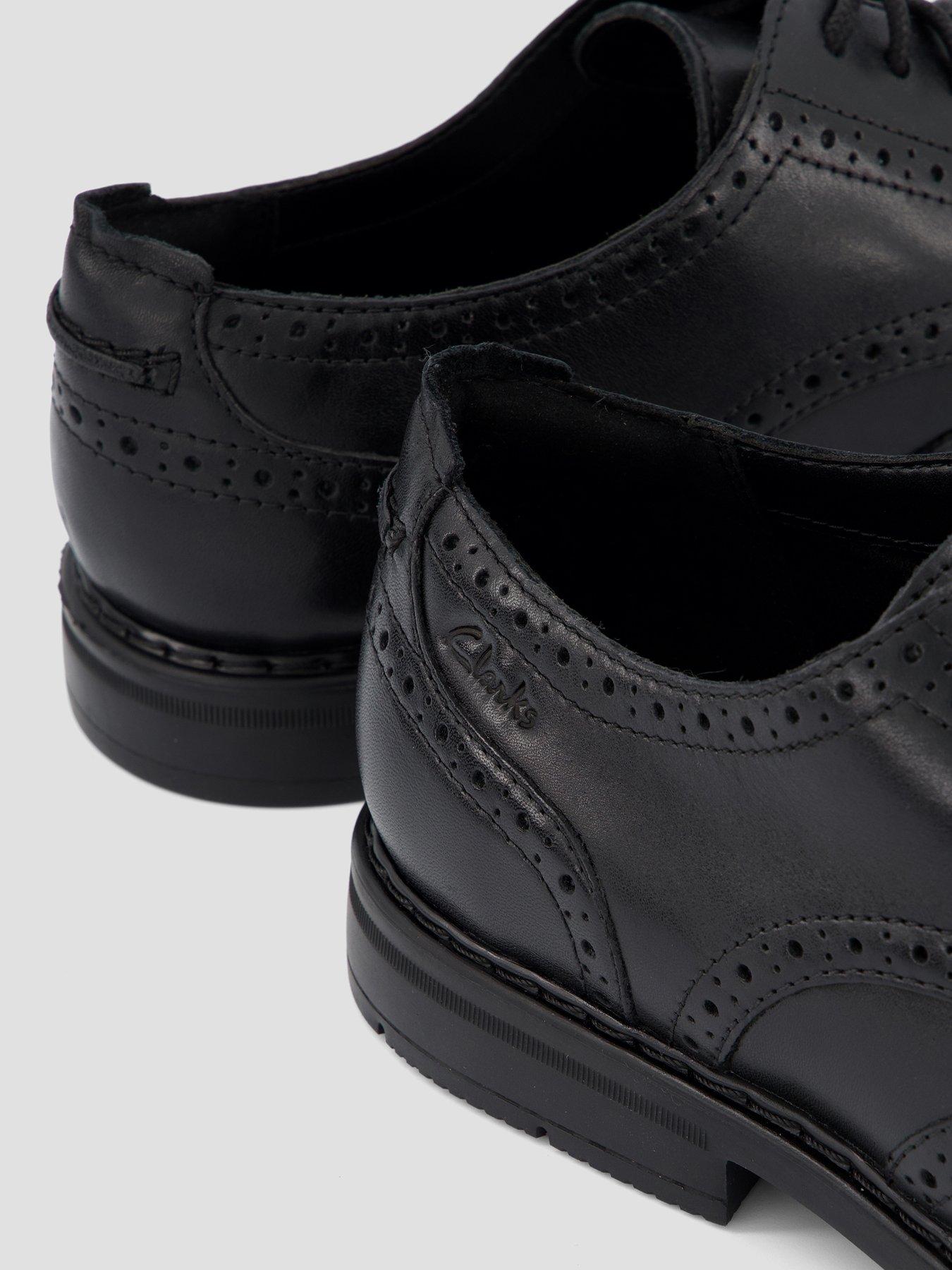 Image 5 of 6 of Clarks Clarks Banbury Tip Black Leather