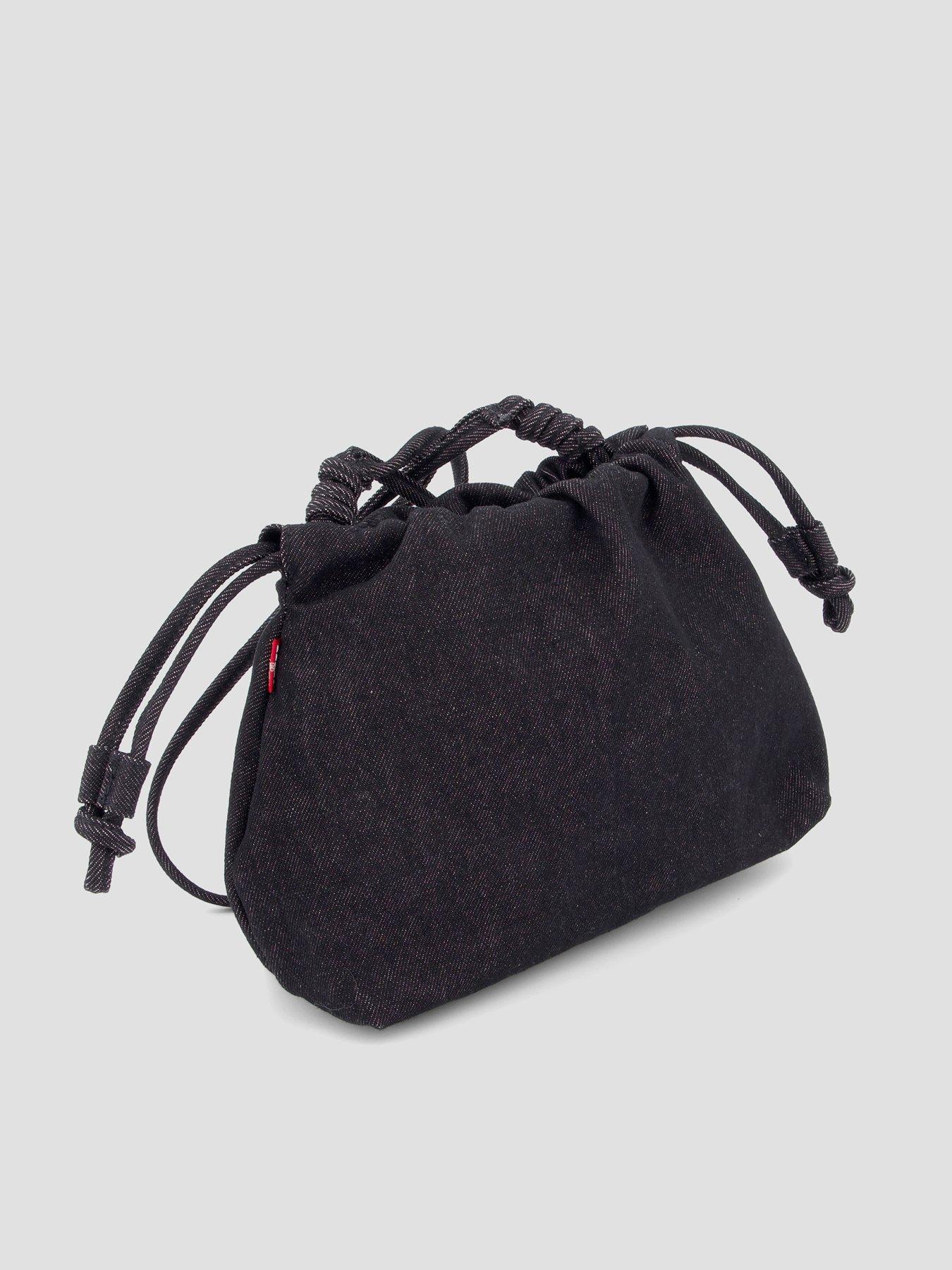 back image of levis-isabelle-crossbody