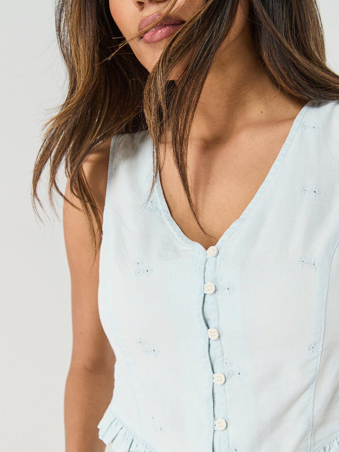 Image 5 of 5 of Levi's Teagan Sleeveless Cropped Blouse - Blue