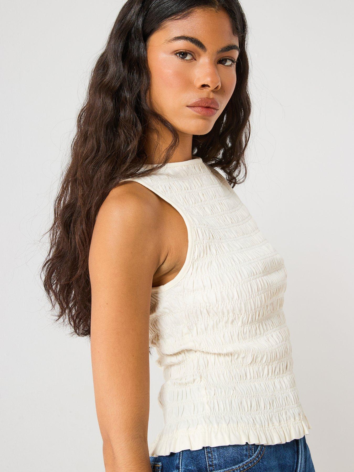  image of levis-bella-smocked-top-white