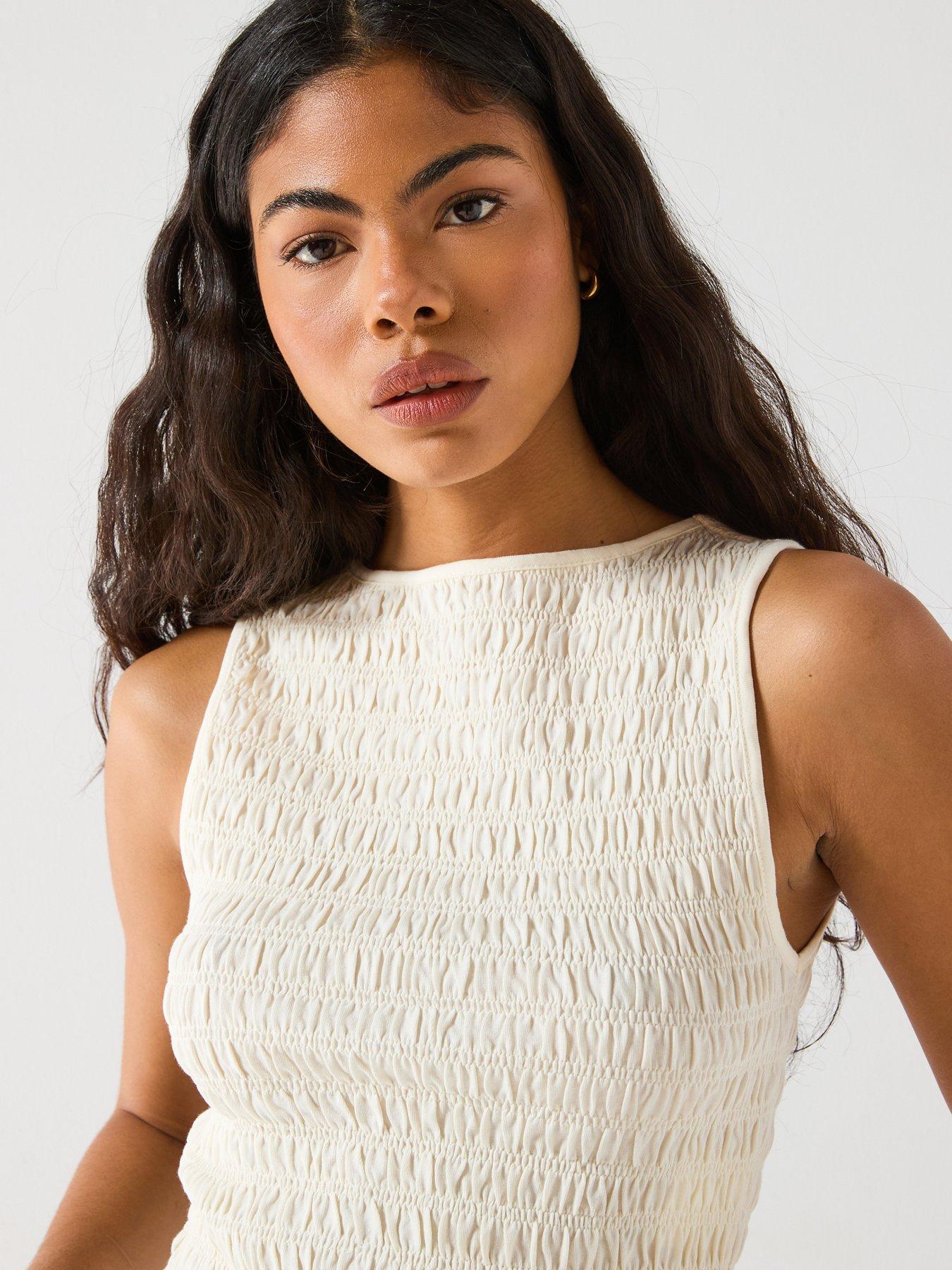  image of levis-bella-smocked-top-white